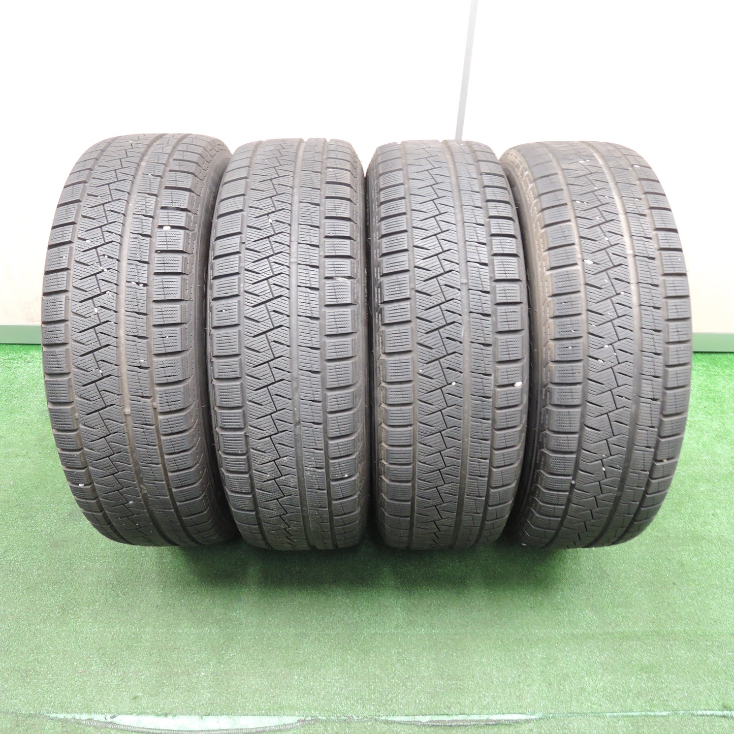 *送料無料*バリ溝！19年！キレイ！9分★スタッドレス 225/60R18 ピレリ アイスアシンメトリコ SCHNEIDER シュナイダー 18インチ PCD114.3/5H★3111605TNス