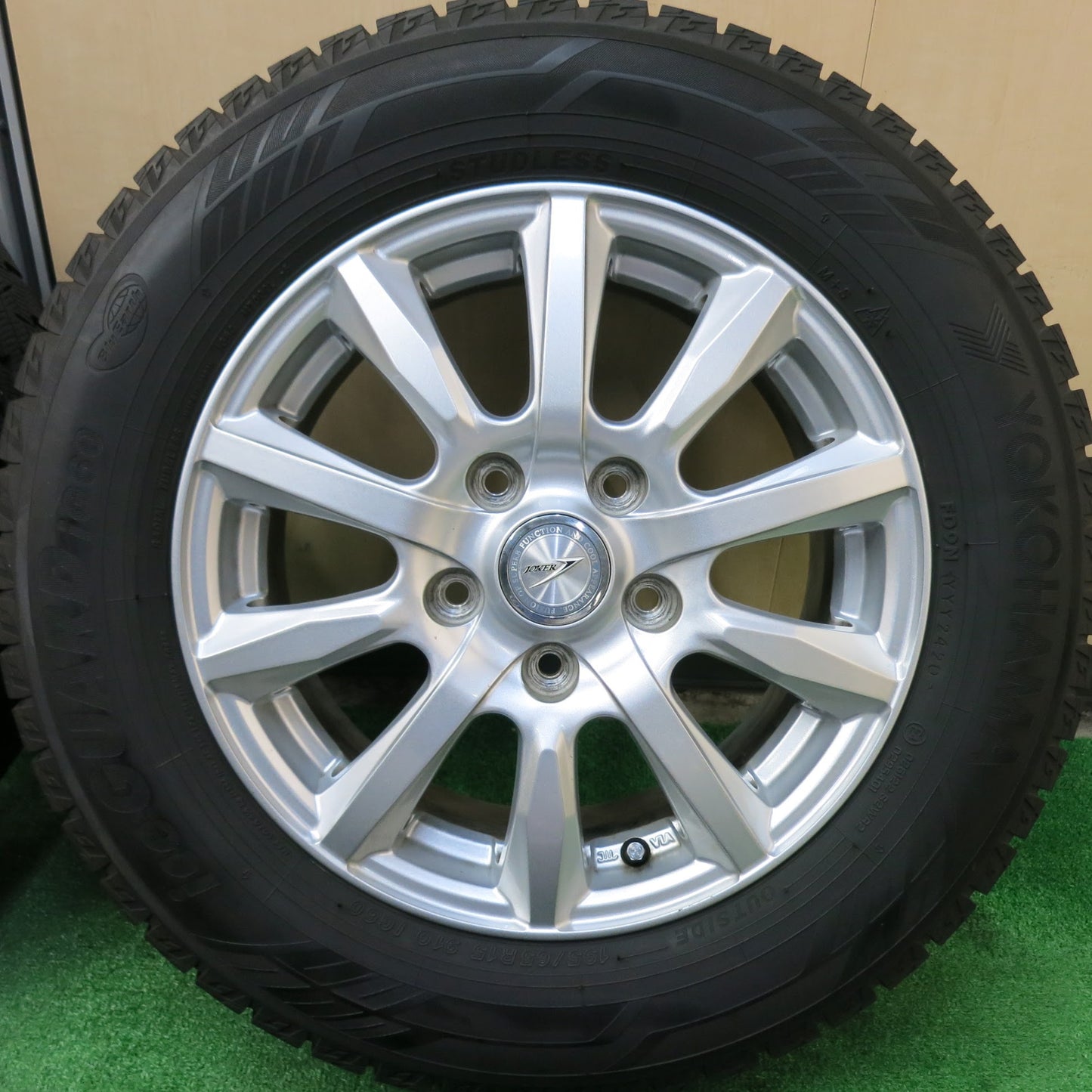 [送料無料]バリ溝！20年！9.5分★スタッドレス 195/65R15 ヨコハマ アイスガード iG60 JOKER weds ジョーカー 15インチ PCD114.3/5H★3041902ヒス