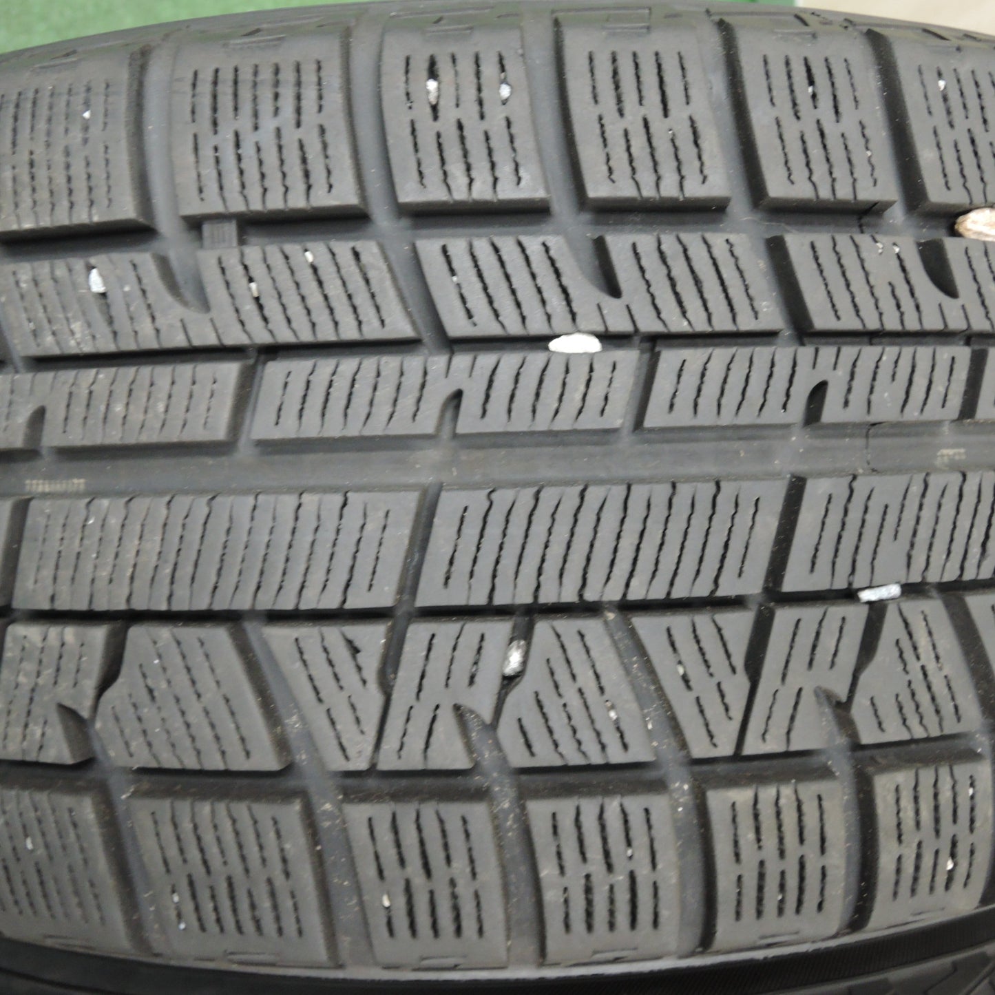 *送料無料* バリ溝！20年！キレイ！9.5分★スタッドレス 215/60R16 ヨコハマ アイスガード iG50 プラス LAYCEA レイシア 16インチ PCD114.3/5H★4021308TNス