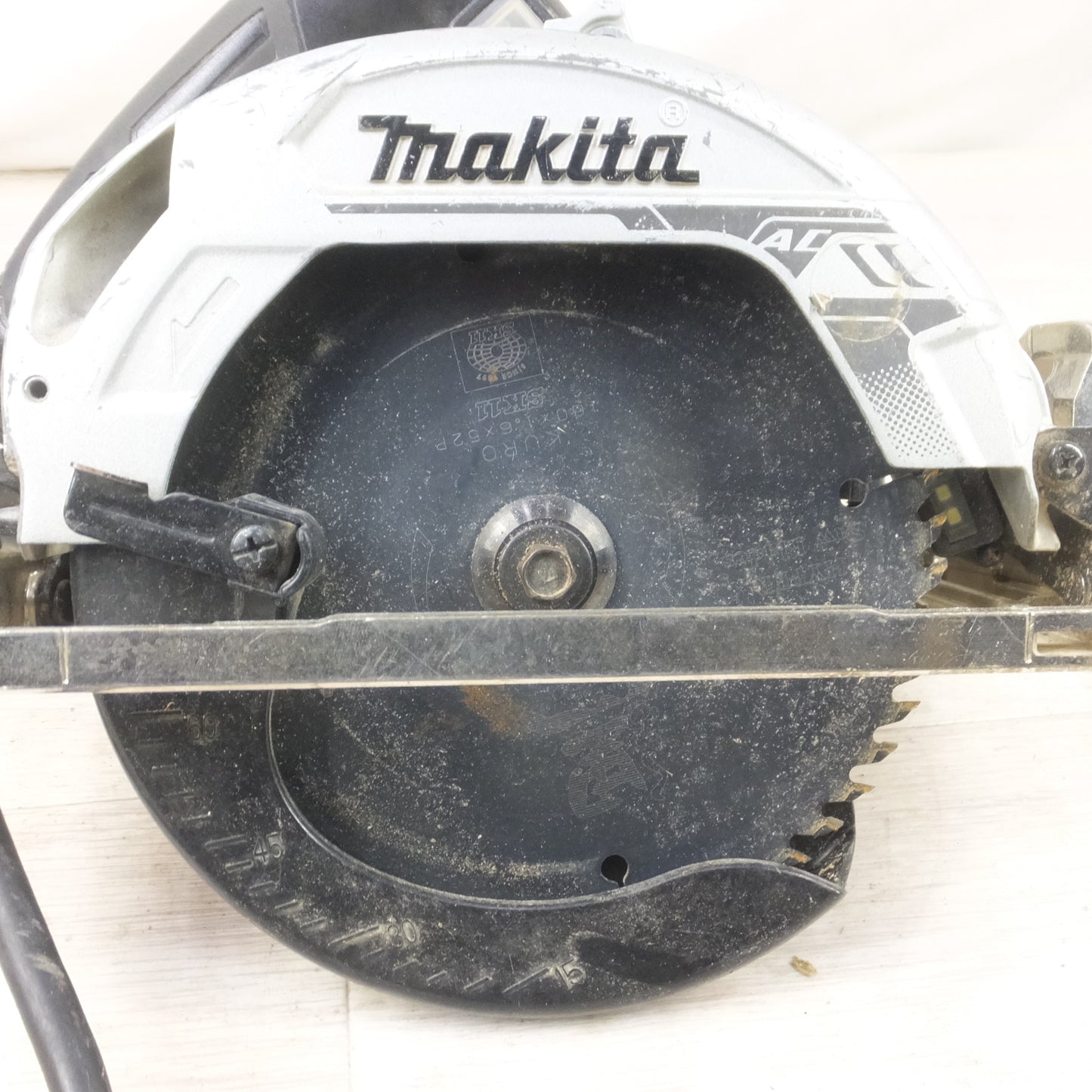 [送料無料] ◆makita マキタ 165mm マルノコ HS6301 木工用 丸のこ 切断機 電動工具 100V◆
