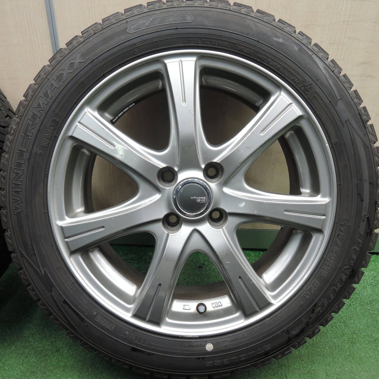 *送料無料* バリ溝！22年！ほぼ10分★スタッドレス 175/60R16 ダンロップ ウインターマックス WM02 MiLLOUS RE ミルアス 16インチ PCD100/4H★4022306HAス