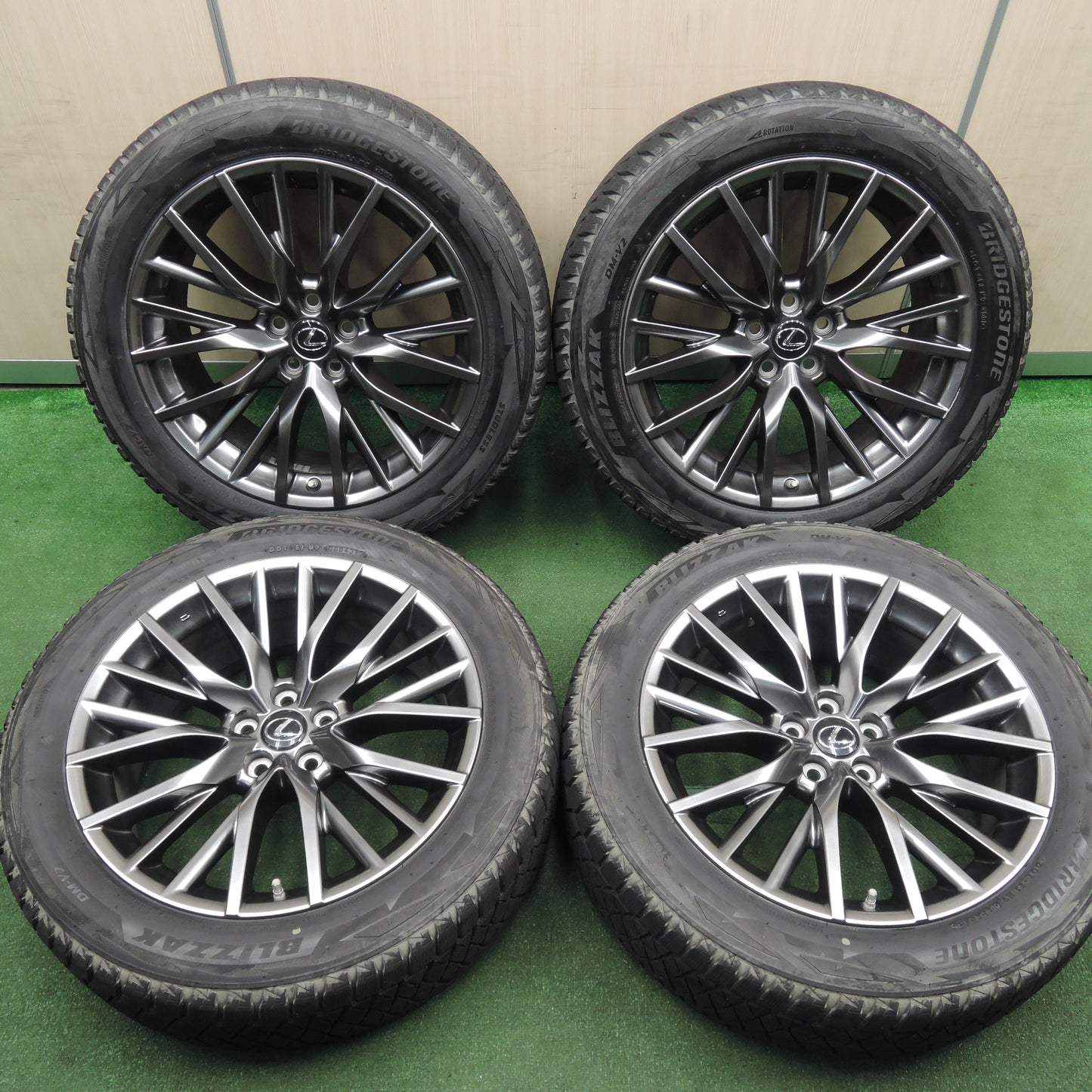 *送料無料*センサー付き！キレイ★レクサス RX Fスポーツ 純正 235/55R20 スタッドレス ブリヂストン ブリザック DM-V2 20インチ PCD114.3/5H★3120909HAス