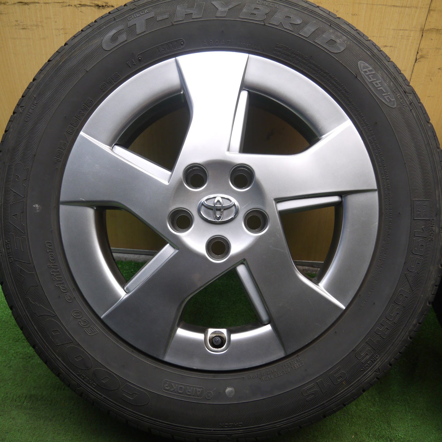 [送料無料]4本価格★トヨタ 30系 プリウス 純正 195/65R15 グッドイヤー GT-HYBRID 15インチ PCD100/5H★3090401Hノ