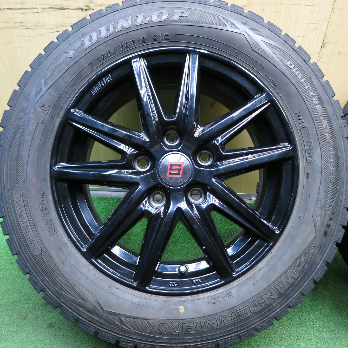 [送料無料]バリ溝！9.5分★スタッドレス 195/65R15 ダンロップ ウインターマックス WM01 SEIN ザイン 15インチ PCD114.3/5H★3062001Hス