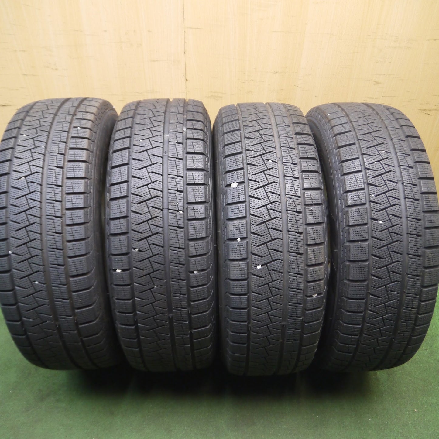 [送料無料]バリ溝！19年！綺麗！9.5分以上★スタッドレス 215/65R16 ピレリ アイスアシンメトリコ プラス TOPRUN トップラン 16インチ PCD114.3/5H★3100205Hス