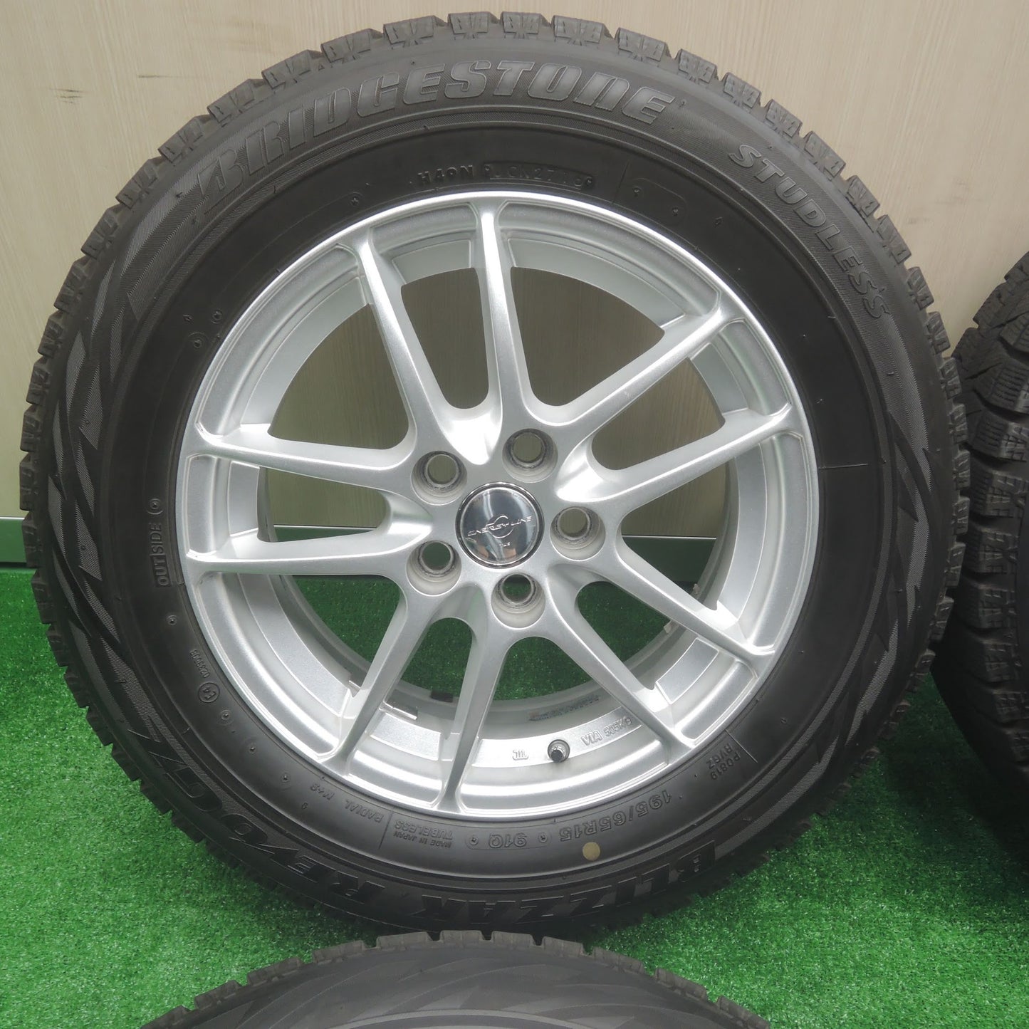 [送料無料]バリ溝！キレイ！8.5分★スタッドレス 195/65R15 ブリヂストン ブリザック REVO GZ ENERGY LINE TWS エナジーライン 15インチ PCD100/5H★3071002SYス