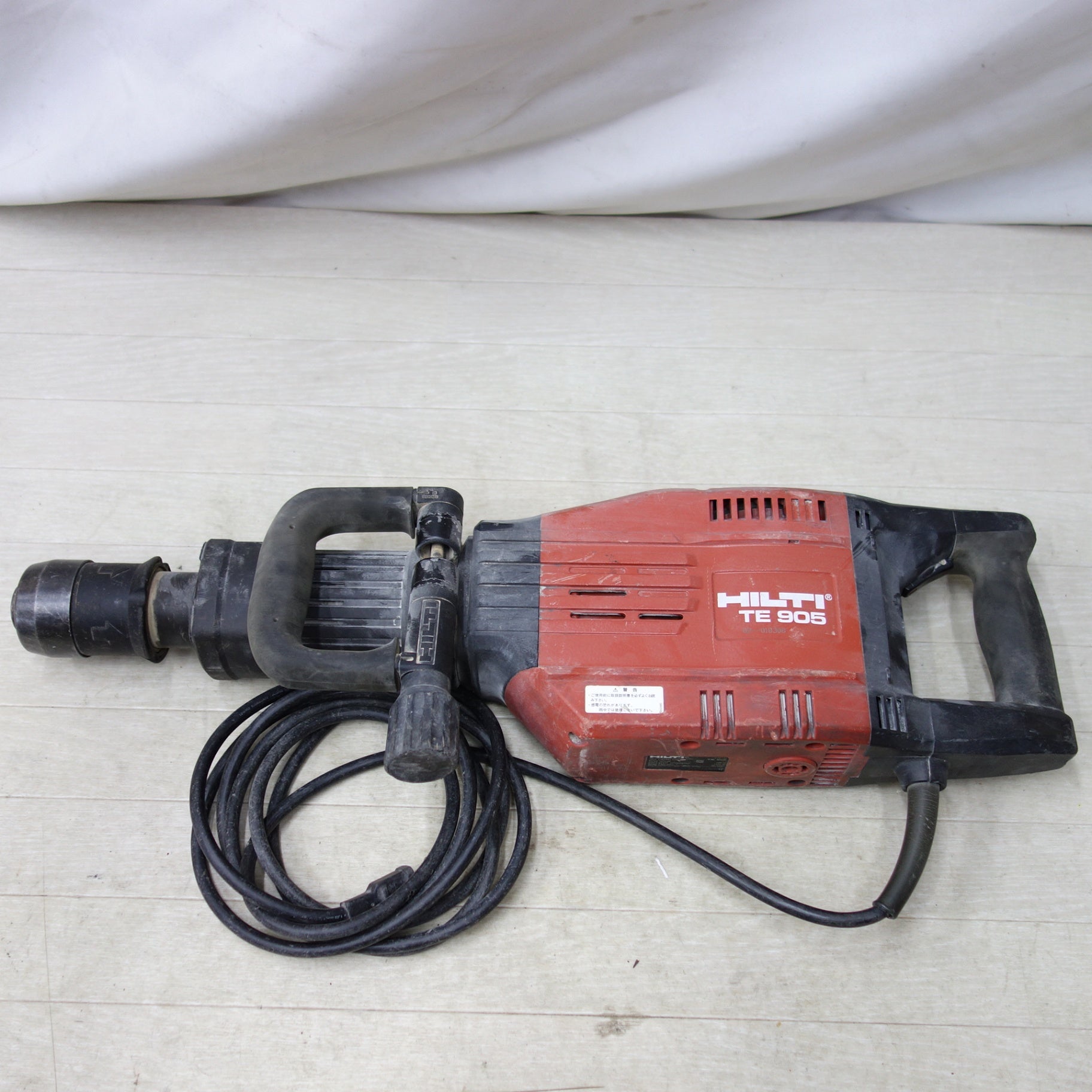 [送料無料] ◆HILTI ヒルティ 電動ハンマー TE905 ハツリ機 斫り 電動工具 100V 50/60Hz◆