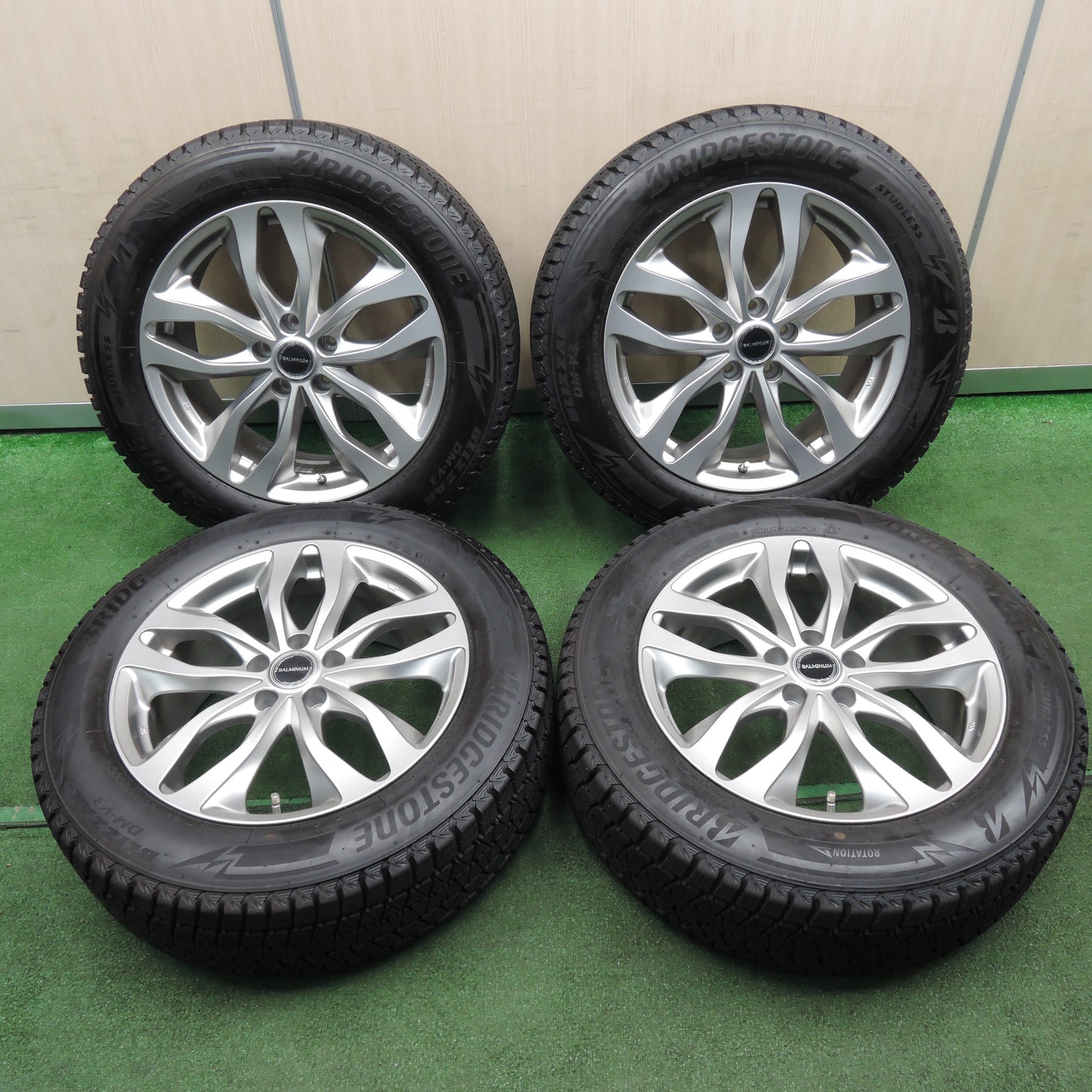 *送料無料*バリ溝！20年！キレイ！9.5分★スタッドレス 225/60R18 ブリヂストン ブリザック DM-V3 BALMINUM バルミナ 18インチ PCD114.3/5H★3121411NJス