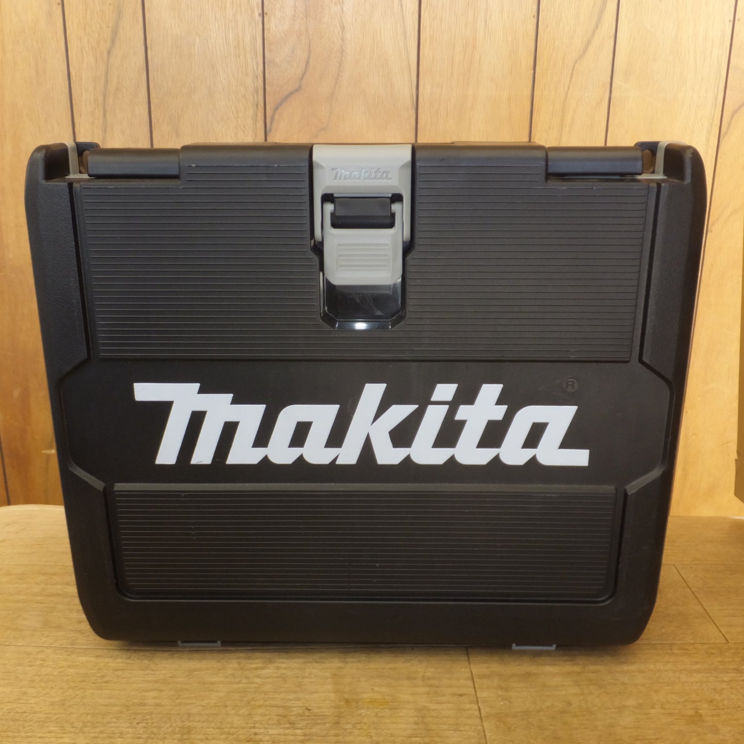 [送料無料]キレイ★マキタ makita 充電式インパクトドライバ TD172DRGX 18V 6.0Ah★