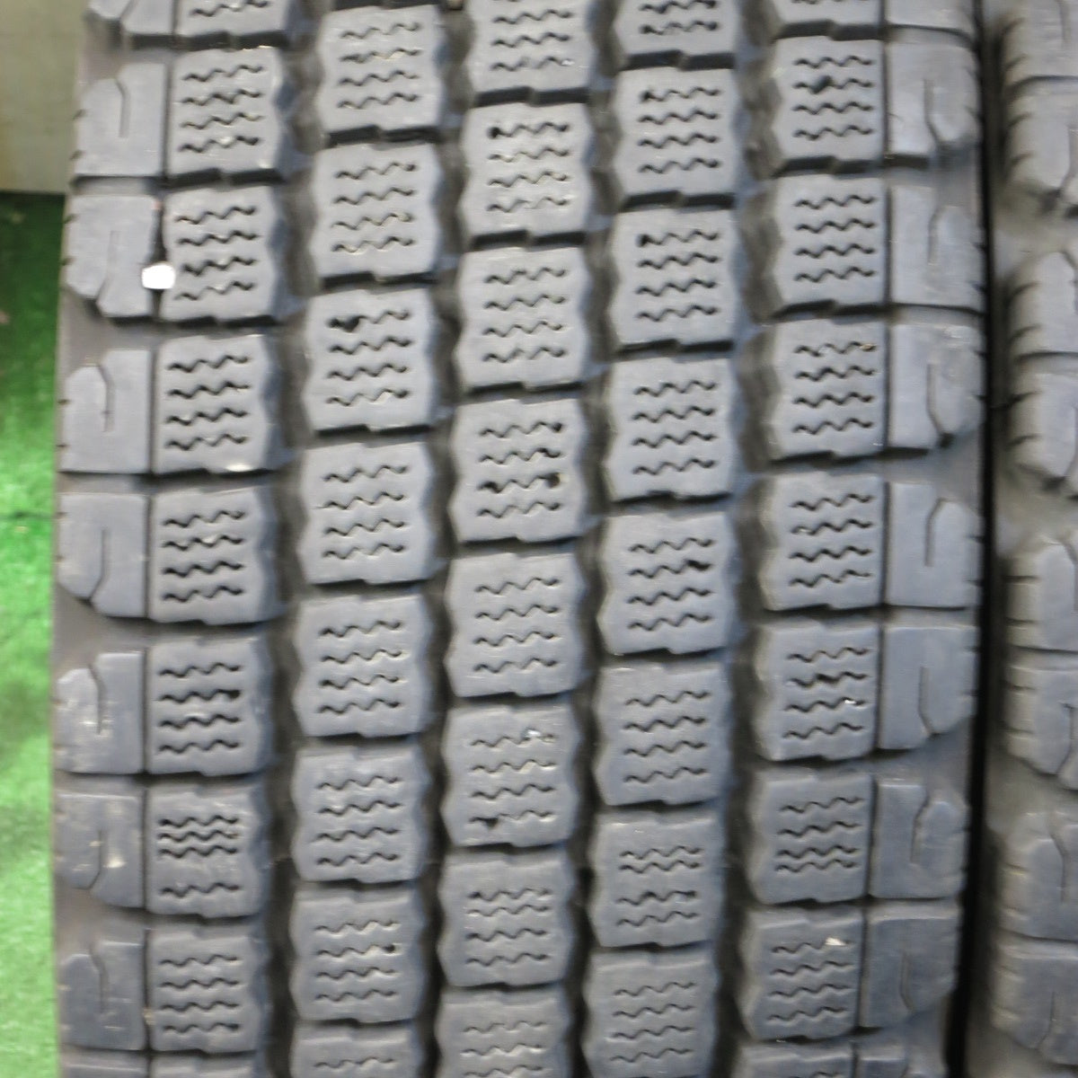 *送料無料* 4本価格！20年★トラック タイヤ 245/70R19.5 136/134J スタッドレス ブリヂストン W910 19.5インチ★4021005クスタ