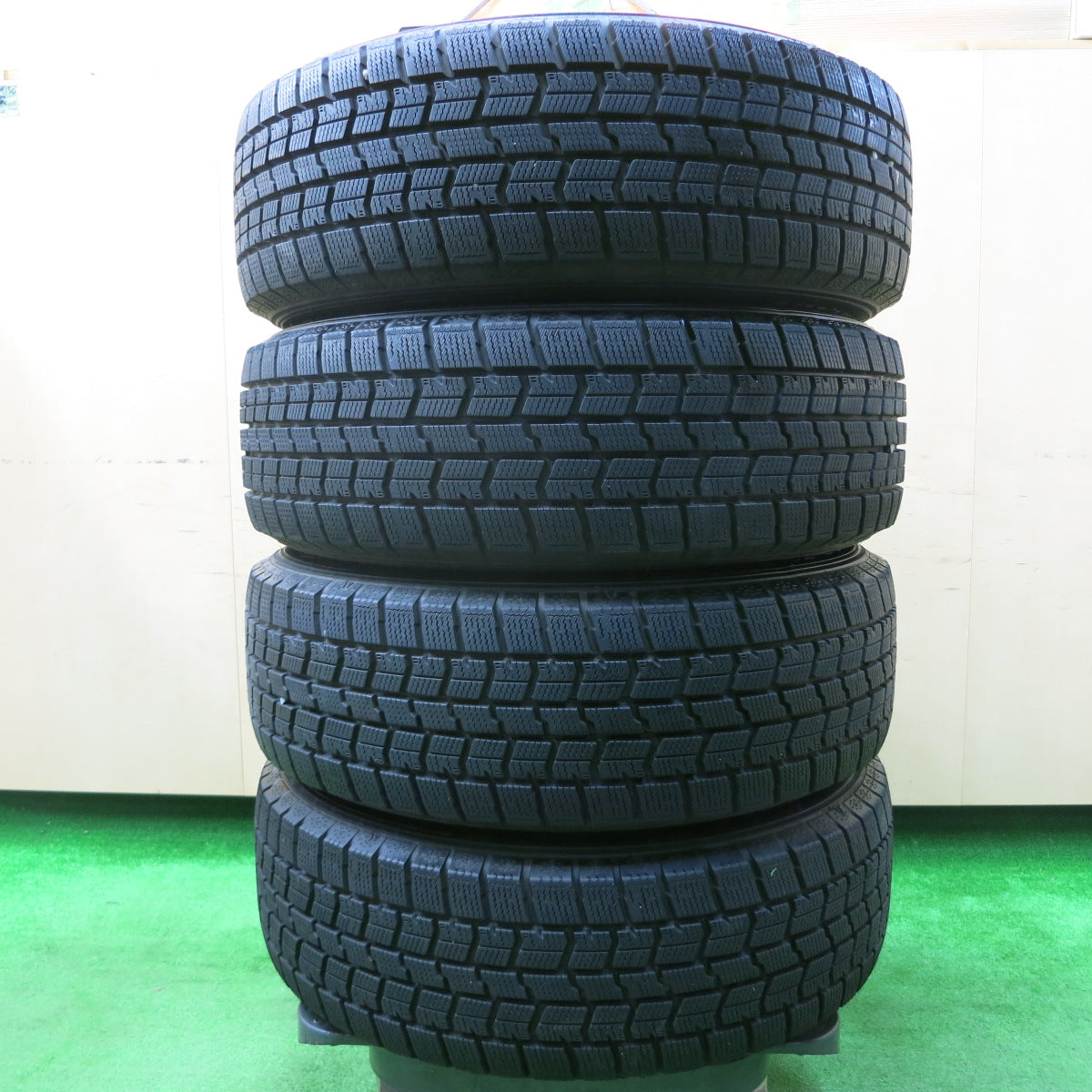 *送料無料*バリ溝！19年！キレイ！9.5分以上★スタッドレス 185/65R15 グッドイヤー アイスナビ7 ravrion ラブリオン 15インチ PCD100 114.3/5H マルチ★3121309イス