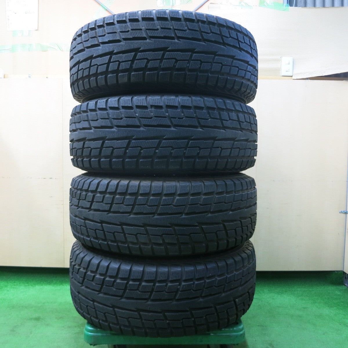 *送料無料* 超バリ溝！ほぼ10分★ランクル 等 275/65R17 スタッドレス ヨコハマ ジオランダー i/T-S CV928 17インチ PCD150/5H★4022604イス