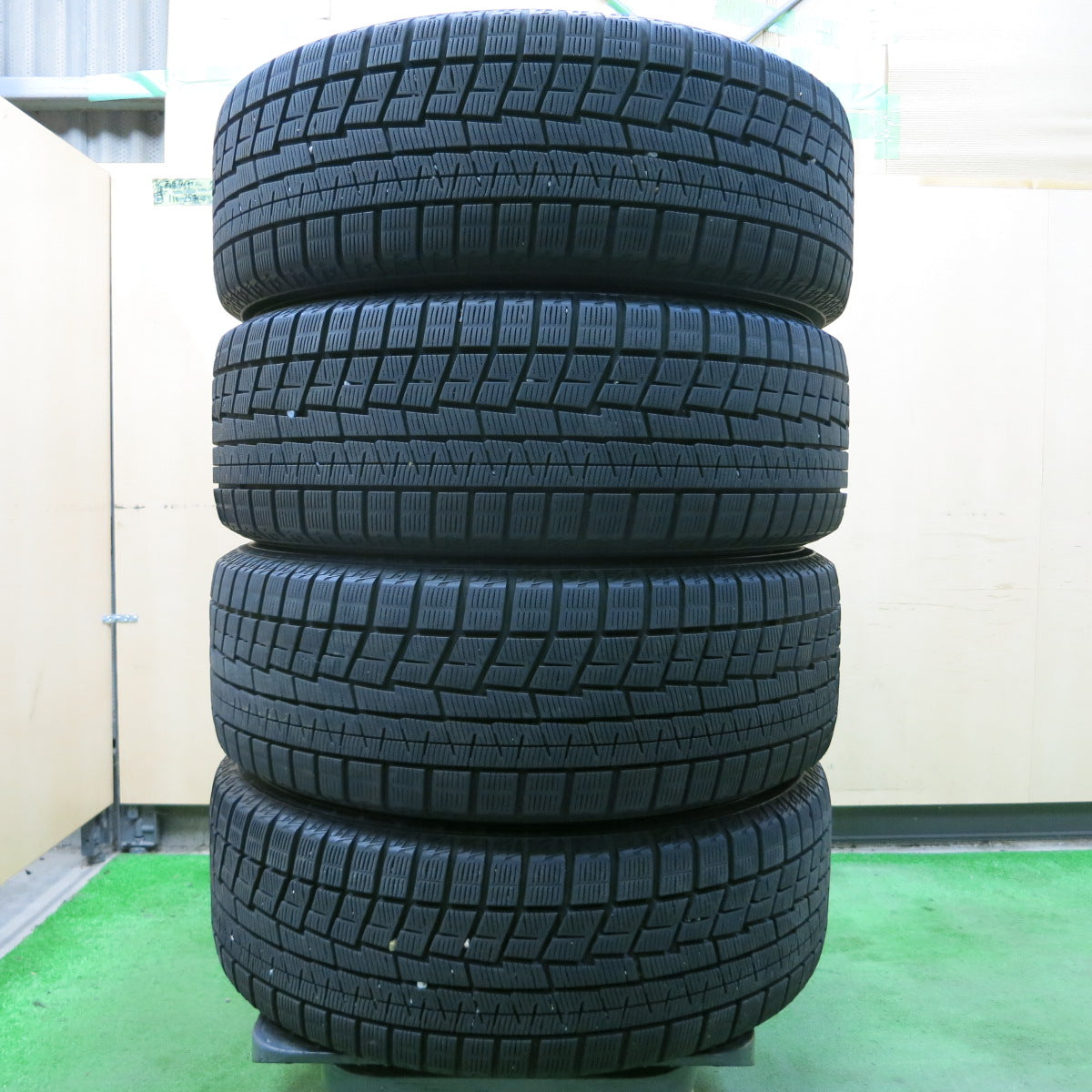 *送料無料*バリ溝！19年！9.5分★日産 ステージア 純正 215/55R17 スタッドレス ヨコハマ アイスガード iG60 17インチ PCD114.3/5H★3102811イス