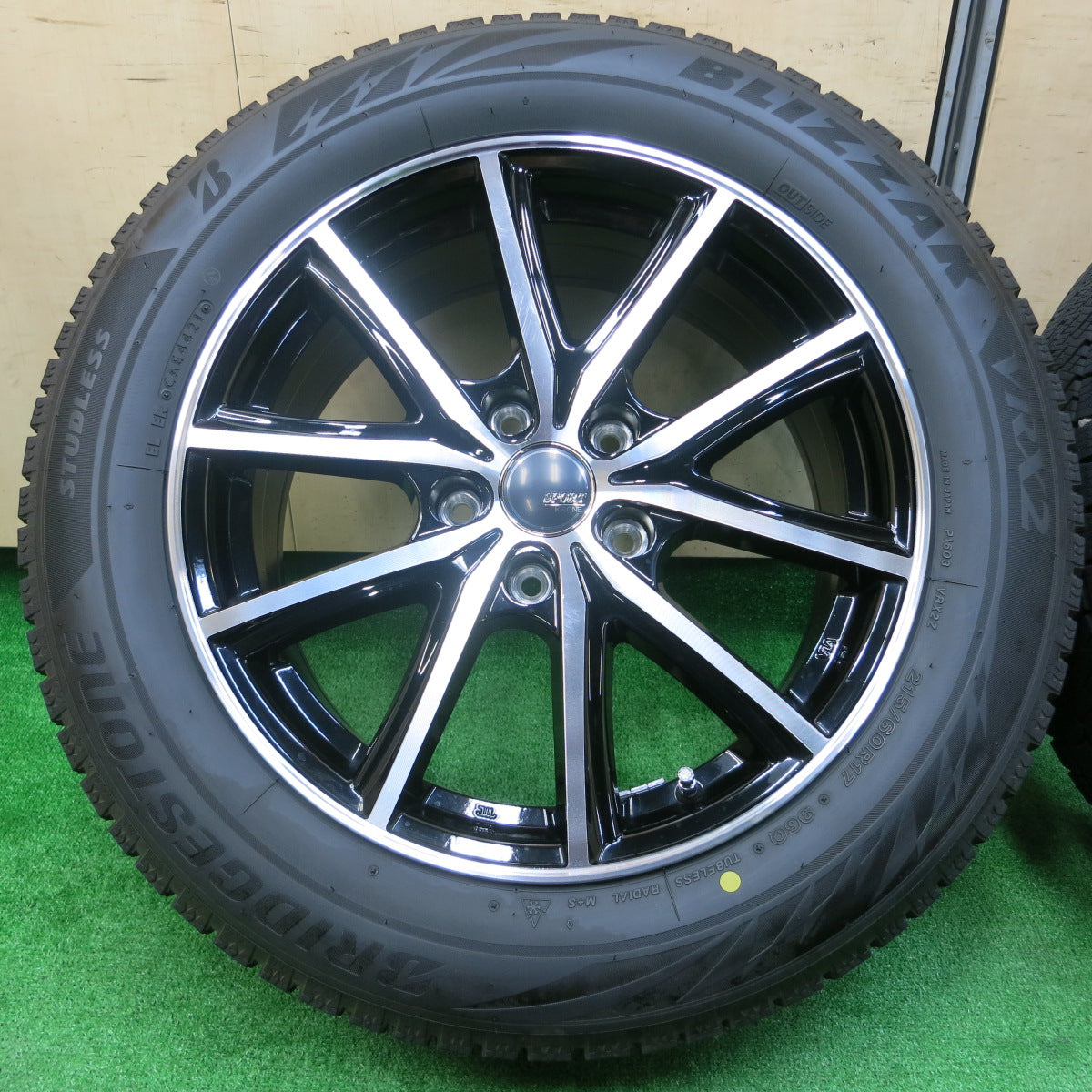 *送料無料*バリ溝！21年！キレイ！9.5分以上★スタッドレス 215/60R17 ブリヂストン ブリザック VRX2 SPORT KRONE 17インチ PCD114.3/5H★3111302イス