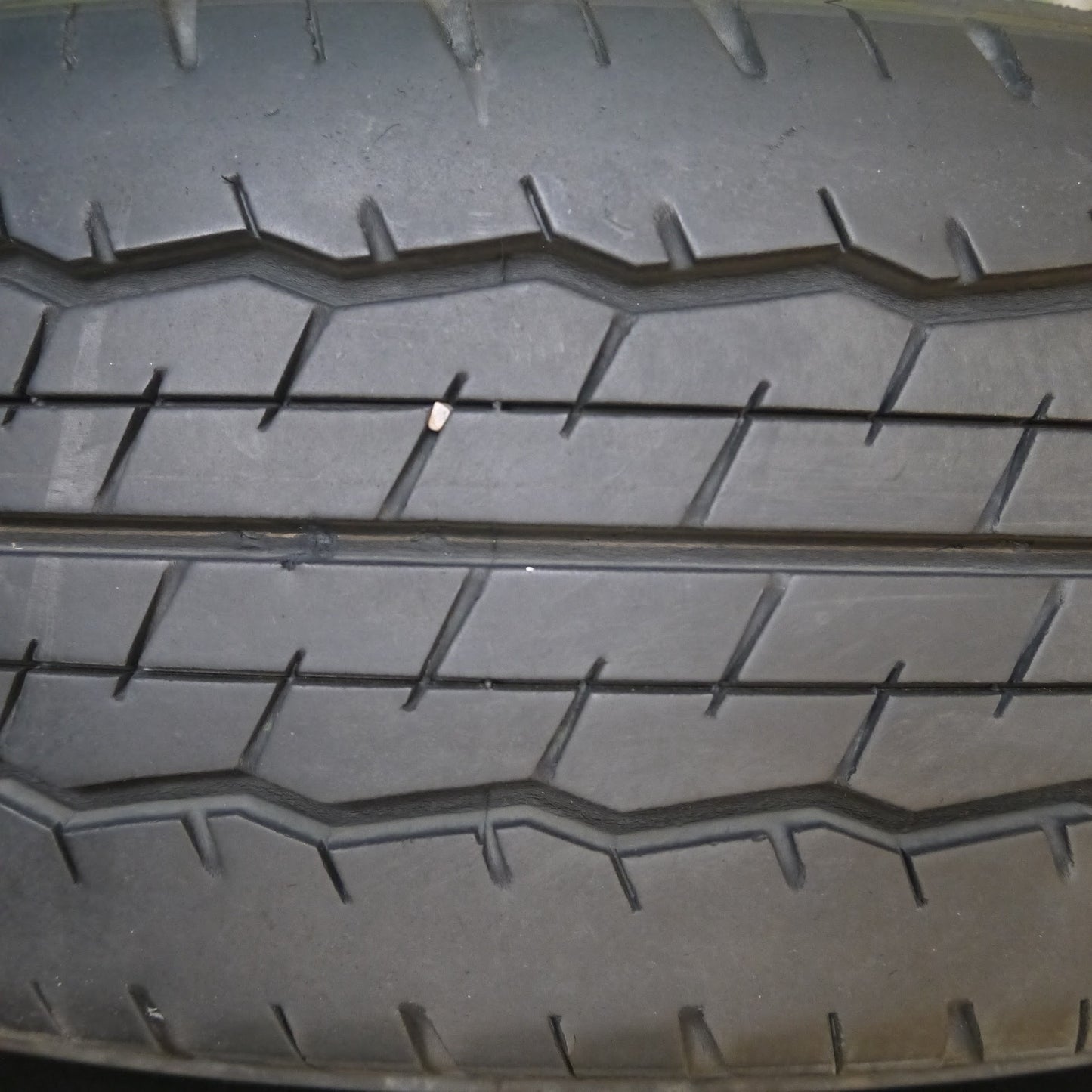 [送料無料]バリ溝！20年！キレイ！9分★トヨタ ハイエース 純正 スチール 195/80R15 107/105L ダンロップ SP175N 15インチ PCD139.7/6H★3090404Hノ