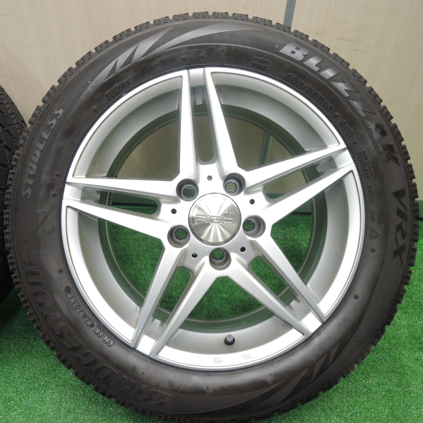 [送料無料]キレイ★ベンツ 等 AGA TAS 205/55R16 スタッドレス ブリヂストン ブリザック VRX 16インチ PCD112/5H★3081701NJス