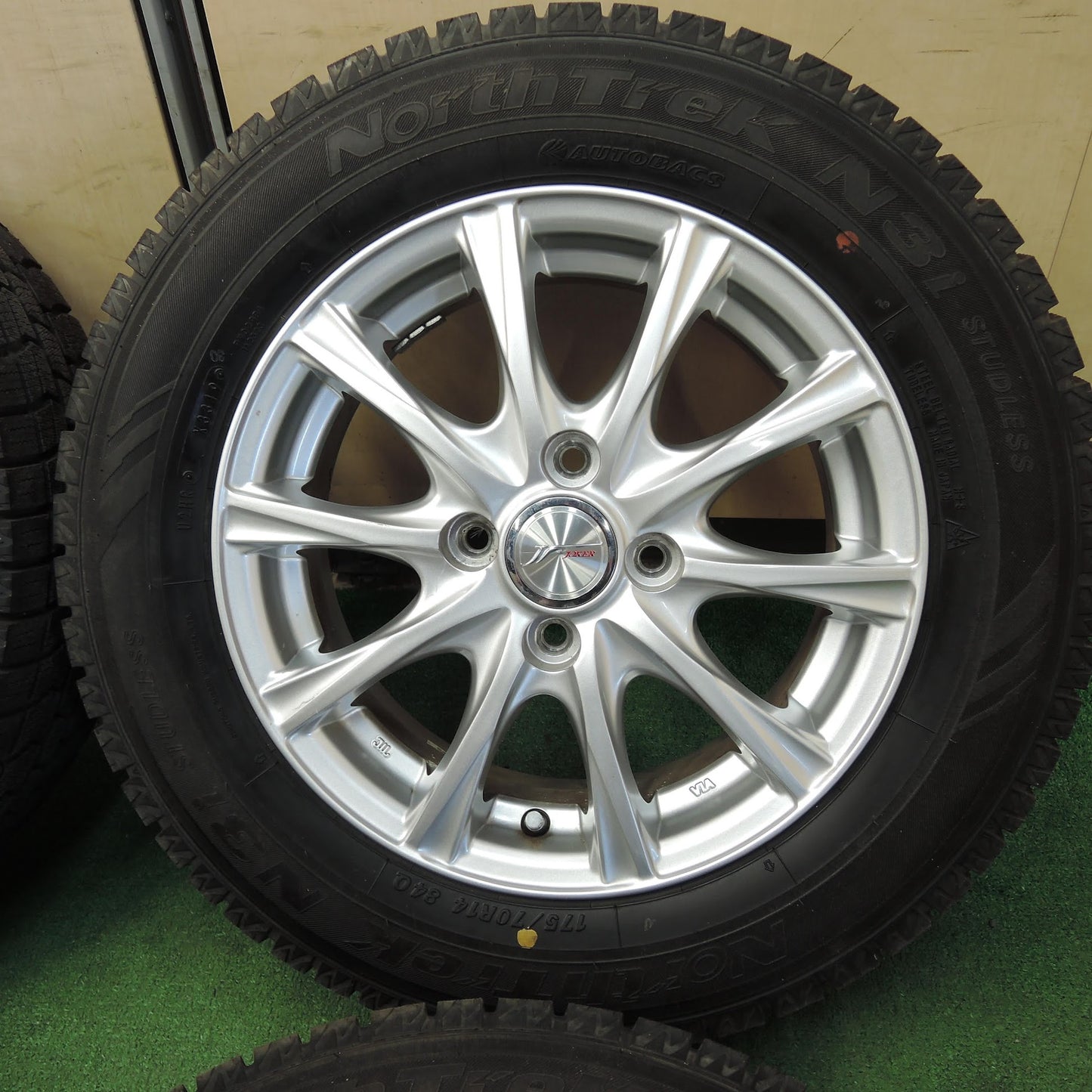 [送料無料]バリ溝！19年！綺麗！9.5分以上★スタッドレス 175/70R14 オートバックス ノーストレック N3i JOKER weds ジョーカー 14インチ PCD100/4H★3100201HHス