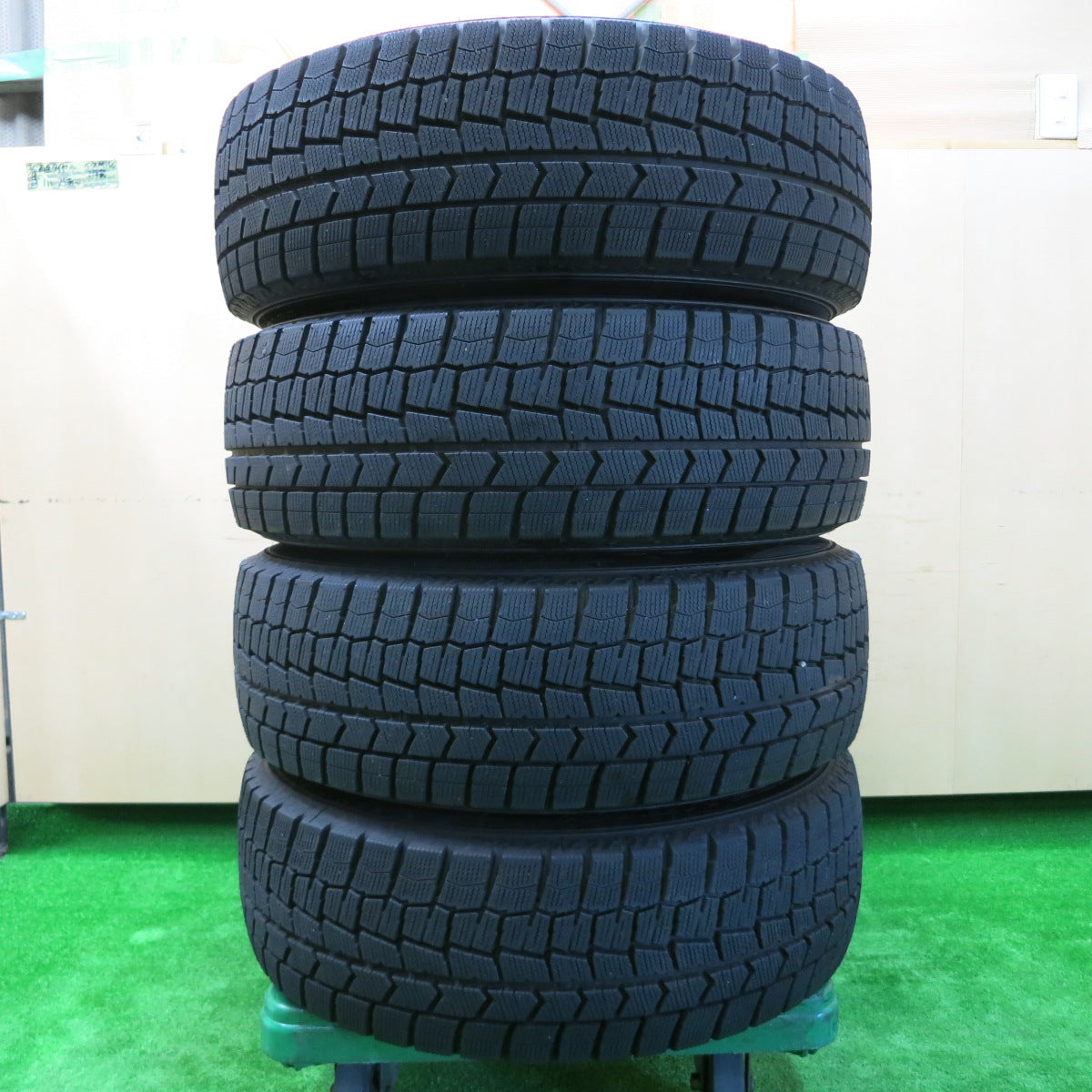 *送料無料*超バリ溝！20年！綺麗！ほぼ10分★スタッドレス 225/60R17 ダンロップ ウインターマックス WM02 Fang 17インチ PCD100/5H★3110107イス