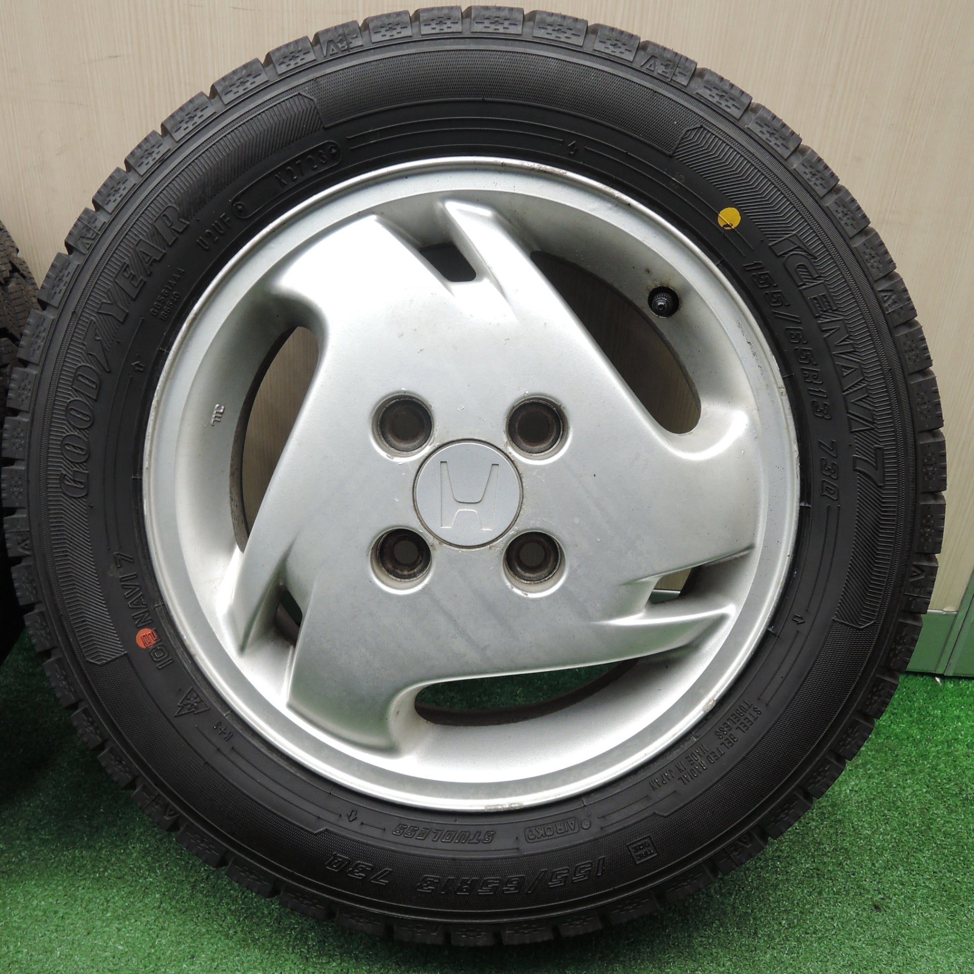 *送料無料* 超バリ溝！23年！ほぼ10分★ホンダ ライフ 純正 155/65R13 スタッドレス グッドイヤー アイスナビ7 13インチ  PCD100/4H★4021609NJス