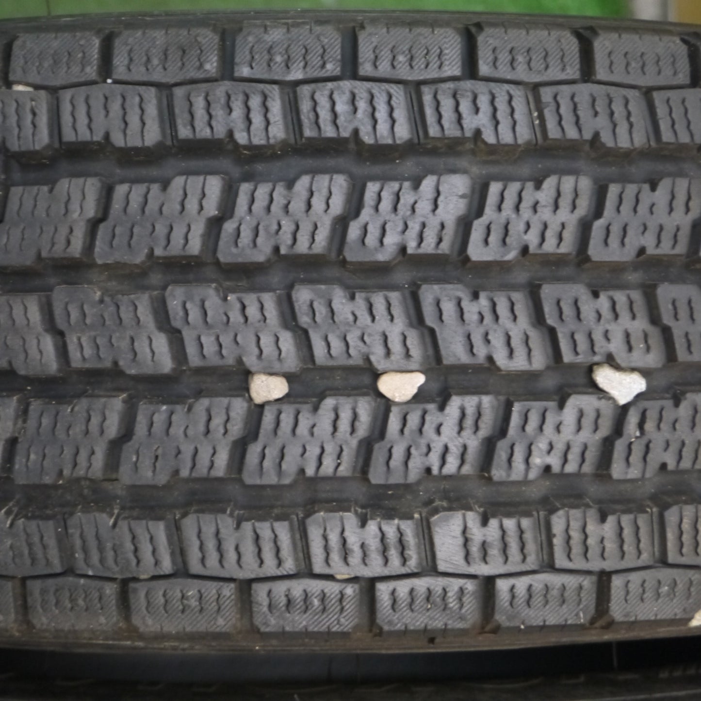 *送料無料* バリ溝！22年！9分★トラック タイヤ 205/75R16 113/111L 12PR スタッドレス ヨコハマ アイスガード iG91 16インチ★4022908KKスタ