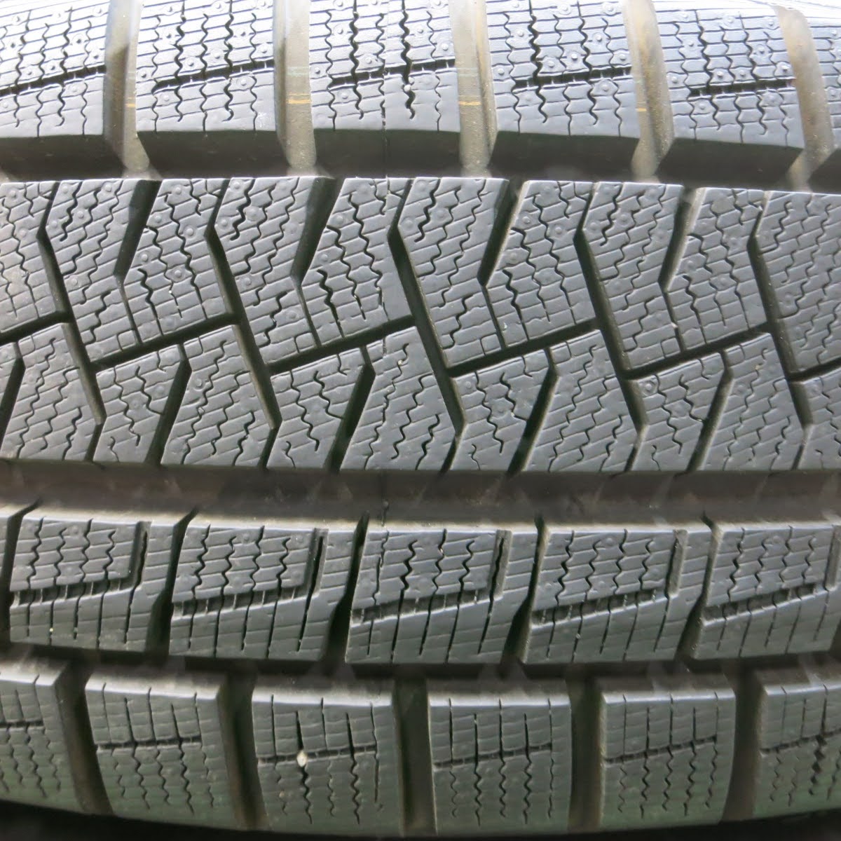 [送料無料]バリ溝！19年！キレイ！ほぼ10分★スタッドレス 175/65R15 ピレリ アイスアシンメトリコ プラス ZACK JP-110 MONZA 15インチ PCD100/4H★3091107イス