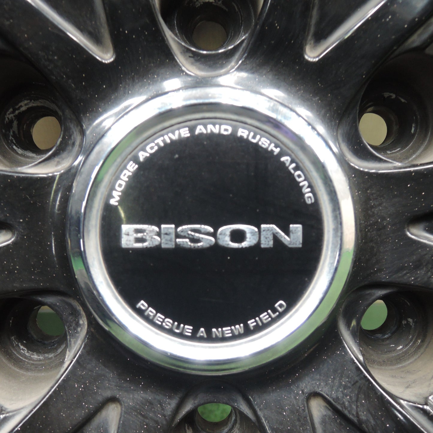 *送料無料* バリ溝！22年！9.5分★ハイエース等 195/80R15 107/105N ダンロップ SP175N BISON バイソン 15インチ PCD139.7/6H★4021202HAノ