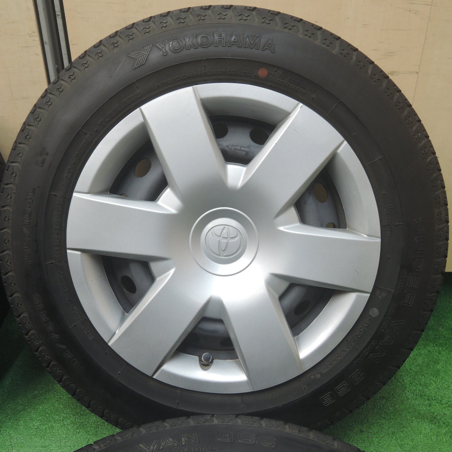 *送料無料* キレイ！20年★トヨタ ハイエース 純正 スチール 185/75R15 106/104L ヨコハマ SUPER VAN 356 PCD139.7/6H★4022708SYノ