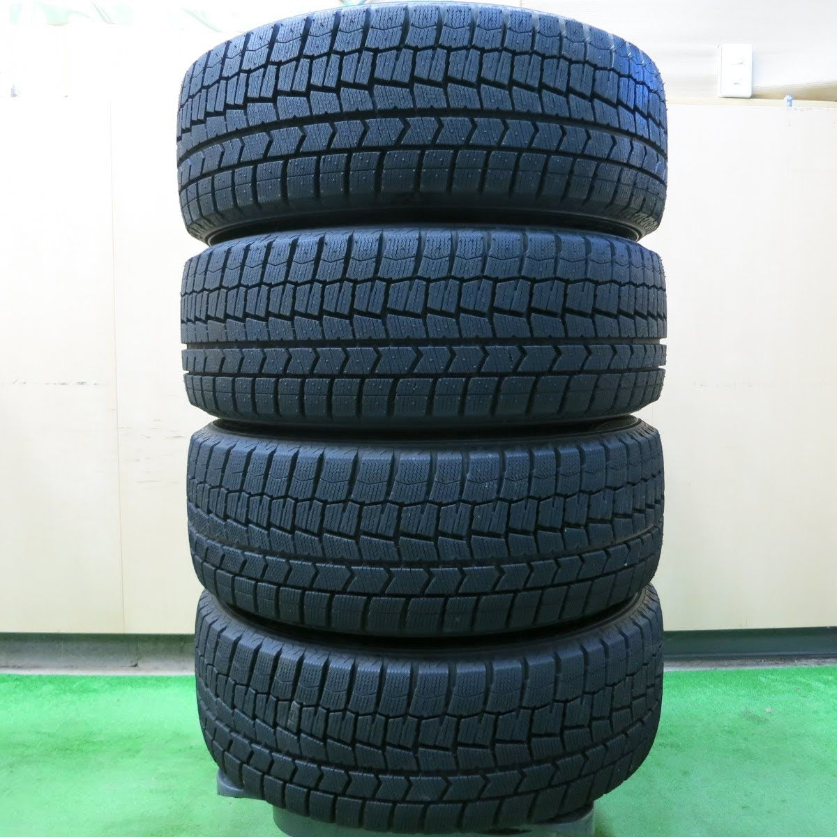 [送料無料]超バリ溝！21年！キレイ！ほぼ10分★ベンツ ミニ 等 205/55R16 スタッドレス ダンロップ ウインターマックス WM02 smartline PCD112/5H★3071708イス