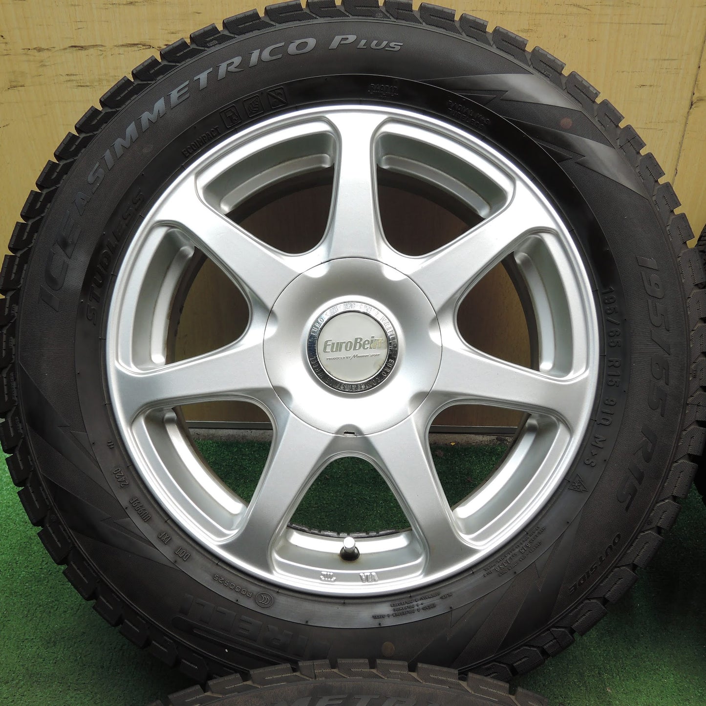 [送料無料]バリ溝！9分★スタッドレス 195/65R15 ピレリ アイスアシンメトリコ プラス EuroBein MANARAY SPORT 15インチ PCD100 114.3/5H マルチ★3080402KKス