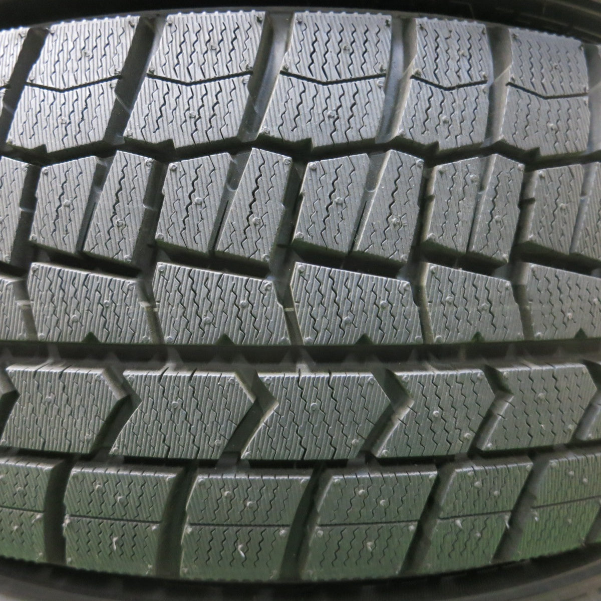 *送料無料*超バリ溝！22年！キレイ！ほぼ10分★スタッドレス 215/55R17 ダンロップ ウインターマックス WM02 GRASS グラス 17インチ PCD114.3/5H★4012908イス