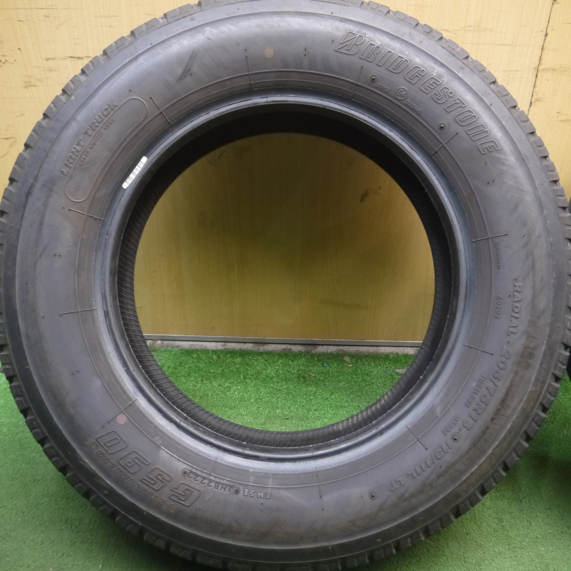 SALE低価新車外しBRIDGESTONE G590 205/75R16 113/111L LT 2021年 タイヤ