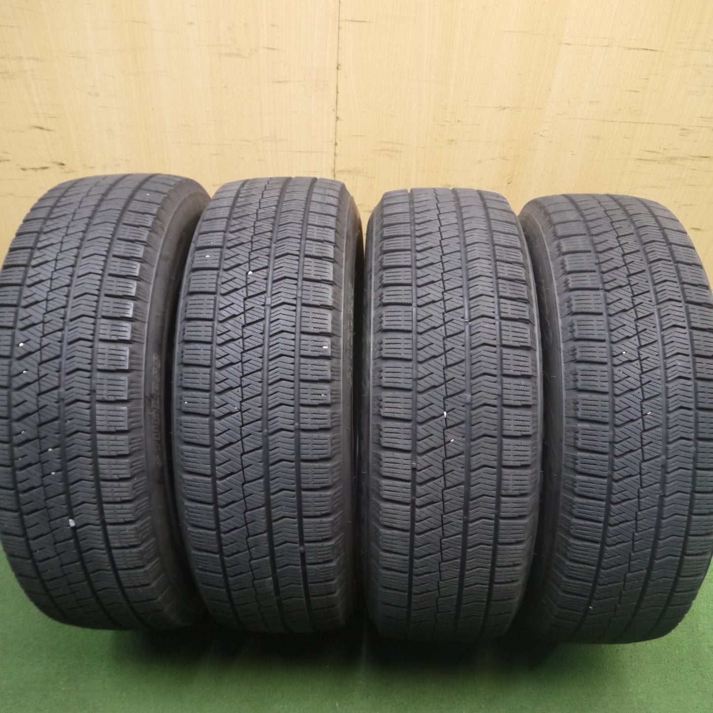 *送料無料* バリ溝！20年！キレイ！8.5分★スタッドレス 195/65R15 ブリヂストン ブリザック VRX2 PREO プレオ 15インチ PCD114.3/5H★4021905Hス