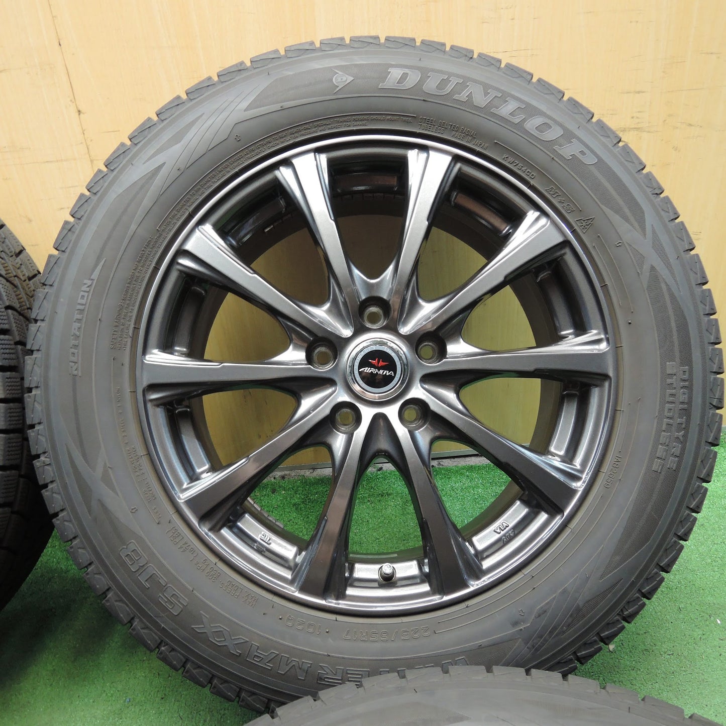 [送料無料]キレイ★スタッドレス 225/65R17 ダンロップ ウインターマックス SJ8 AIRNOVA エアノヴァ 17インチ PCD114.3/5H★3091904クス