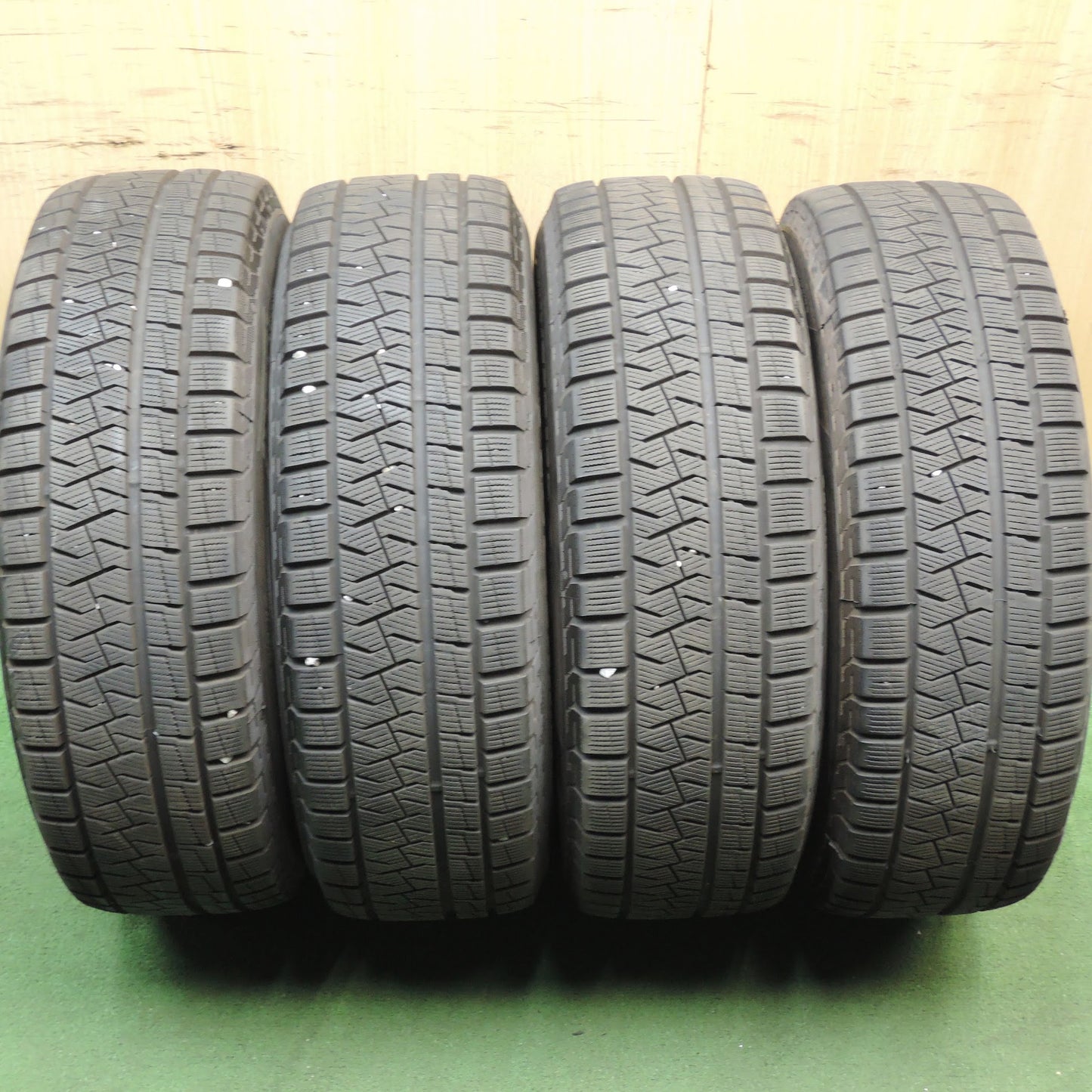 [送料無料]バリ溝！9分★スタッドレス 195/65R15 ピレリ アイスアシンメトリコ プラス EuroBein MANARAY SPORT 15インチ PCD100 114.3/5H マルチ★3080402KKス