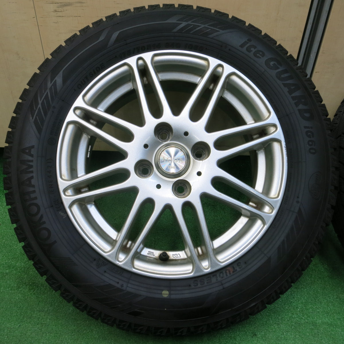 *送料無料*バリ溝！21年！9.5分★スタッドレス 175/70R14 ヨコハマ アイスガード iG60 AQUA TWS アクア 14インチ PCD100/4H★3121903イス