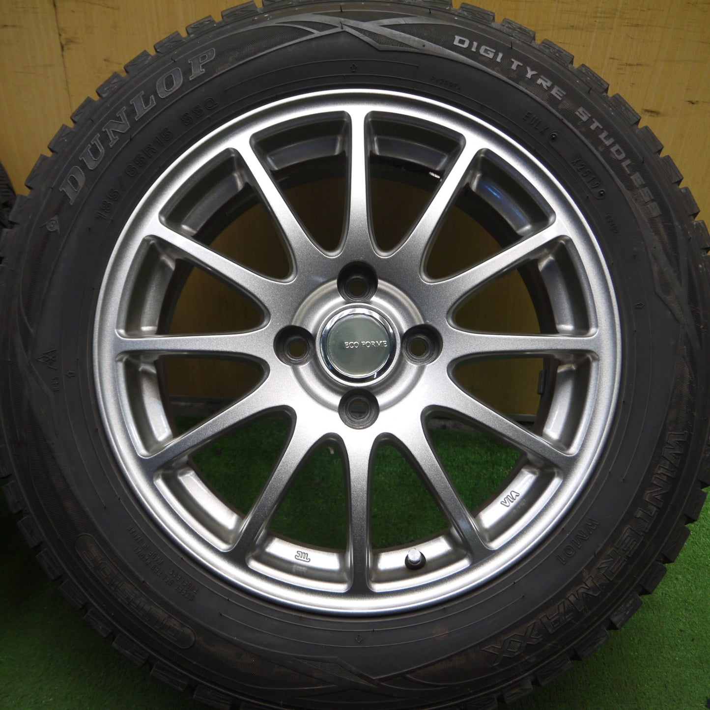 *送料無料* バリ溝！キレイ！9分★スタッドレス 185/65R15 ダンロップ ウインターマックス WM01 ECO FORME エコフォルム PCD100/4H★4022609Hス