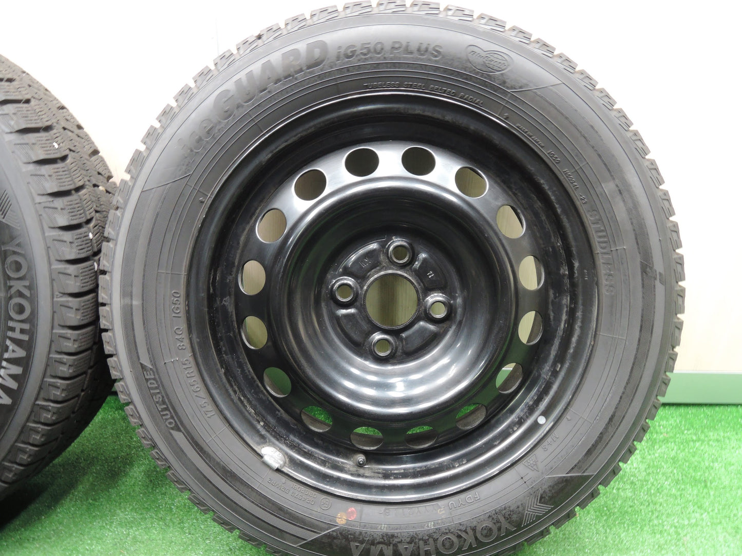 [送料無料]バリ溝！ほぼ10分★スタッドレス 175/65R15 ヨコハマ アイスガード iG50 プラス スチール ホイール 15インチ PCD100/4H★3102904HAス