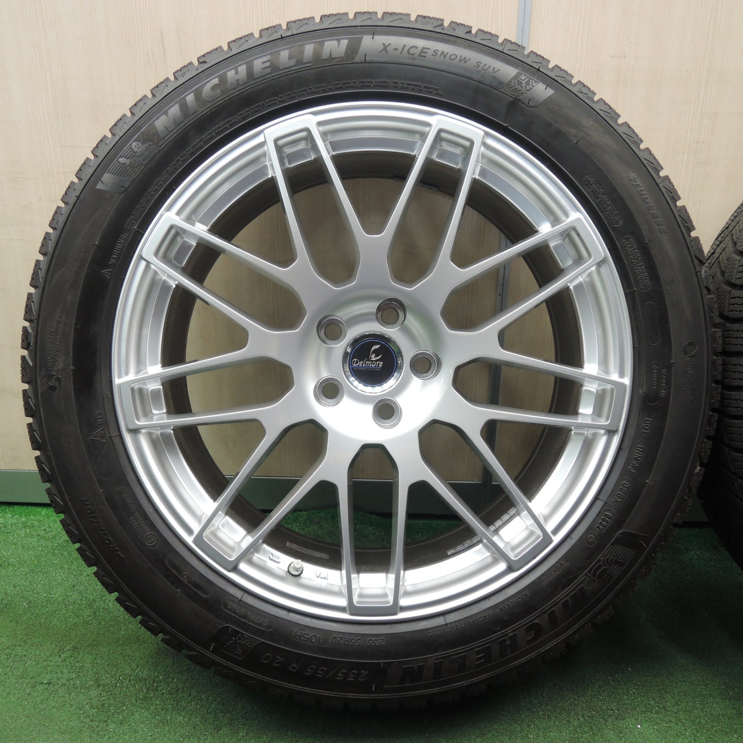 *送料無料* バリ溝！22年！キレイ！9分★スタッドレス 235/55R20 ミシュラン X-ICE SNOW SUV Delmore デルモア 20インチ PCD114.3/5H★4022901NJス