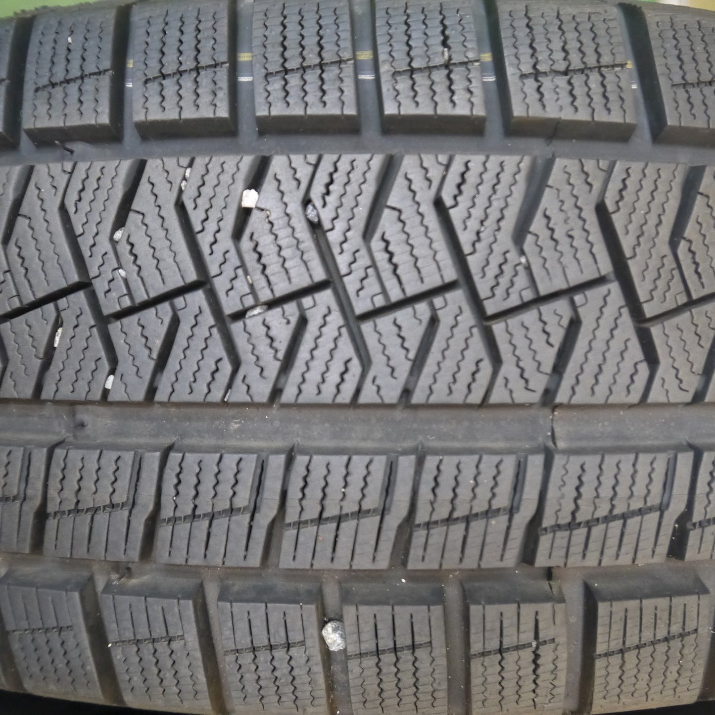 [送料無料]バリ溝！19年！綺麗！9.5分以上★スタッドレス 215/65R16 ピレリ アイスアシンメトリコ プラス TOPRUN トップラン 16インチ PCD114.3/5H★3100205Hス