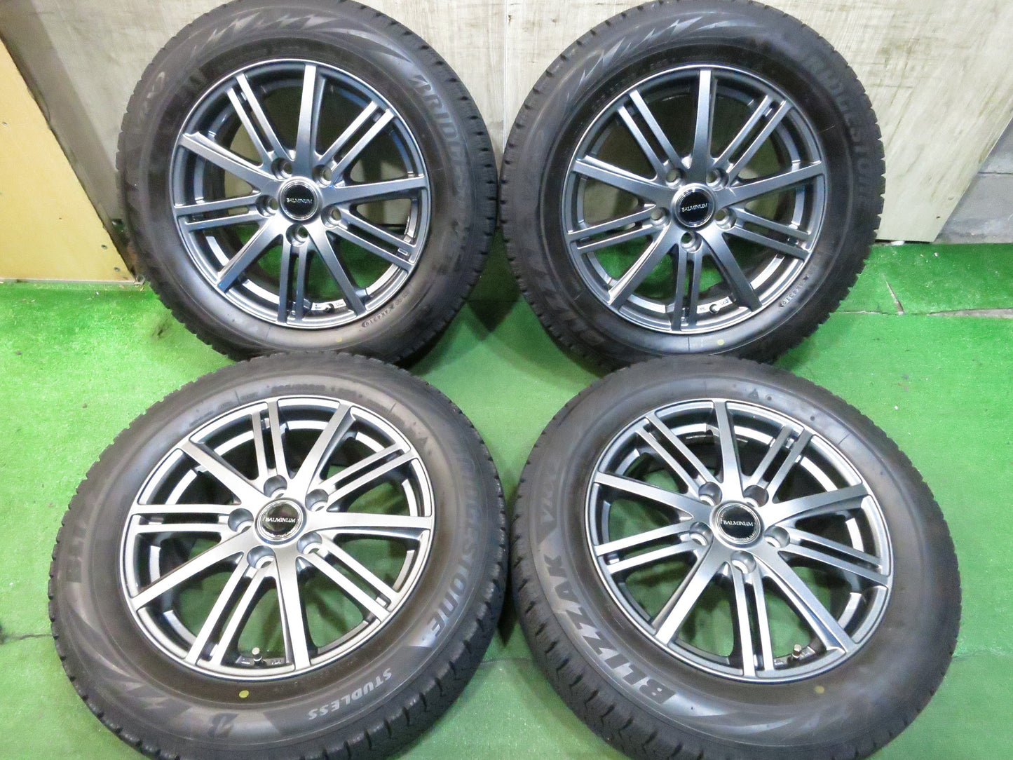 [送料無料]バリ溝！19年！キレイ！9.5分★スタッドレス 205/60R16 ブリヂストン ブリザック VRX2 BALMINUM バルミナ 16インチ PCD114.3/5H★3020806Hス