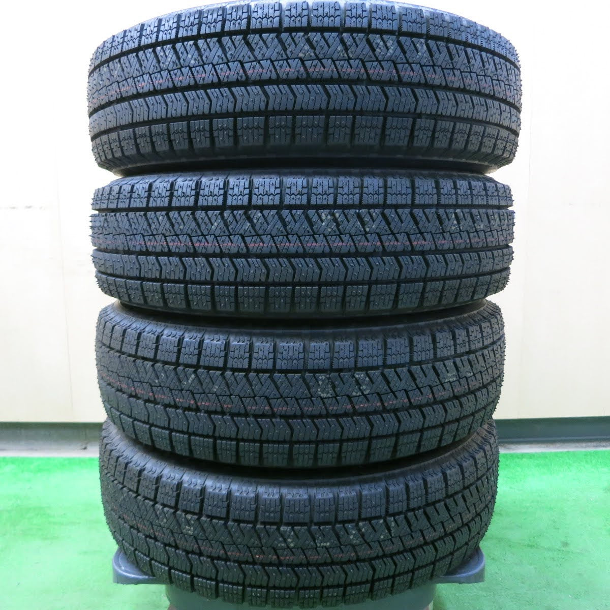 [送料無料]未使用！22年★スタッドレス 155/65R14 ブリヂストン ブリザック VRX2 BALMINUM バルミナ 14インチ PCD100/4H★3070307イス