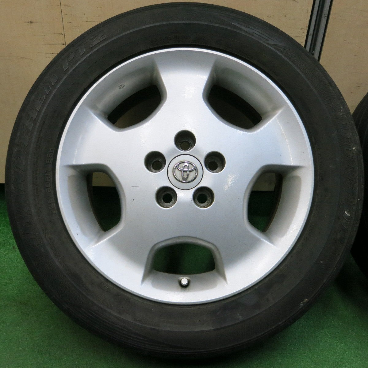 *送料無料* 4本価格★トヨタ クルーガー 純正 225/60R17 ダンロップ グラントレック PT2 17インチ PCD114.3/5H★4030603イノ