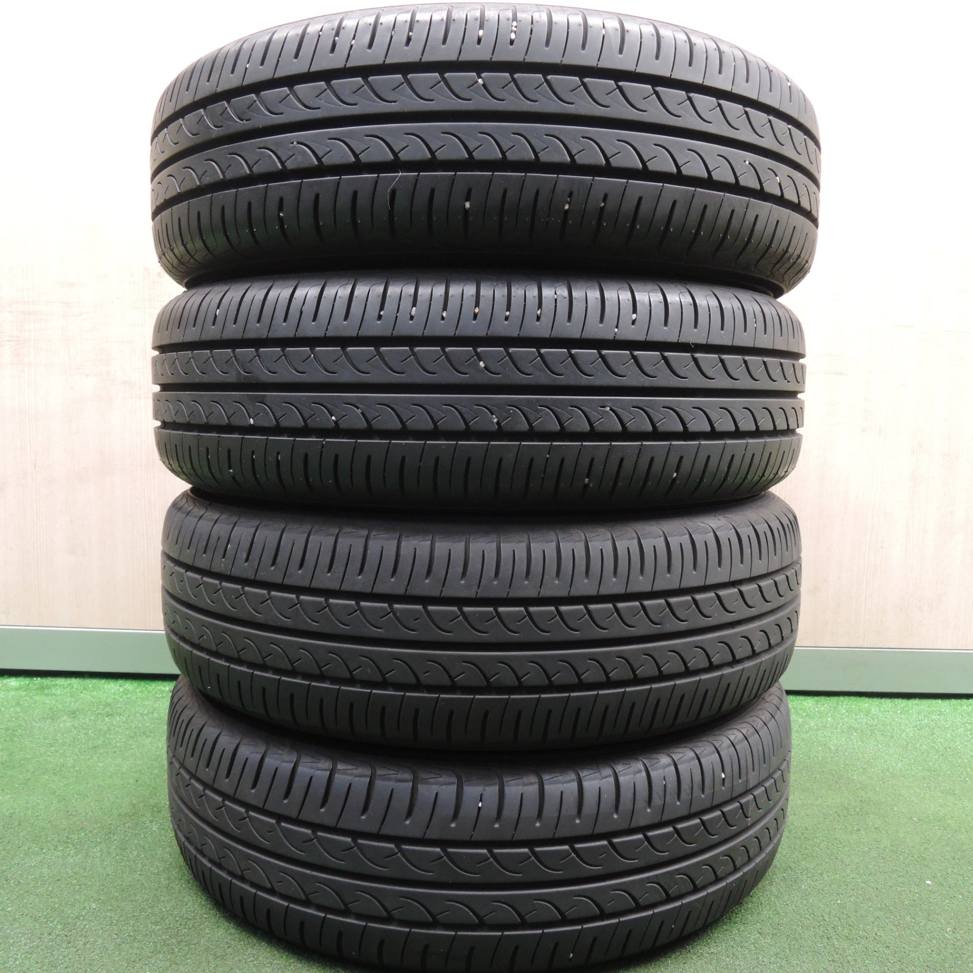 送料無料* バリ溝！22年！キレイ！9.5分☆175/60R16 ヨコハマ ブルー 