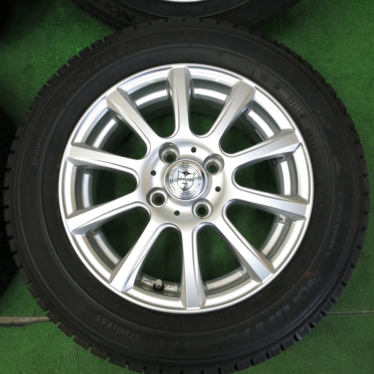 [送料無料]超バリ溝！キレイ！ほぼ10分★スタッドレス 175/65R14 オートバックス ノーストレック N1 JOKER weds ジョーカー 14インチ PCD100/4H★3062404サス