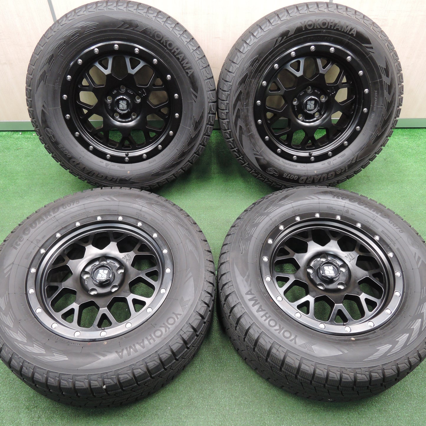 *送料無料*バリ溝！20年！キレイ！9分★ジープ 等 XTREME-J XJ04 285/60R18 スタッドレス ヨコハマ アイスガード G075 18インチ PCD127/5H★3112101TNス