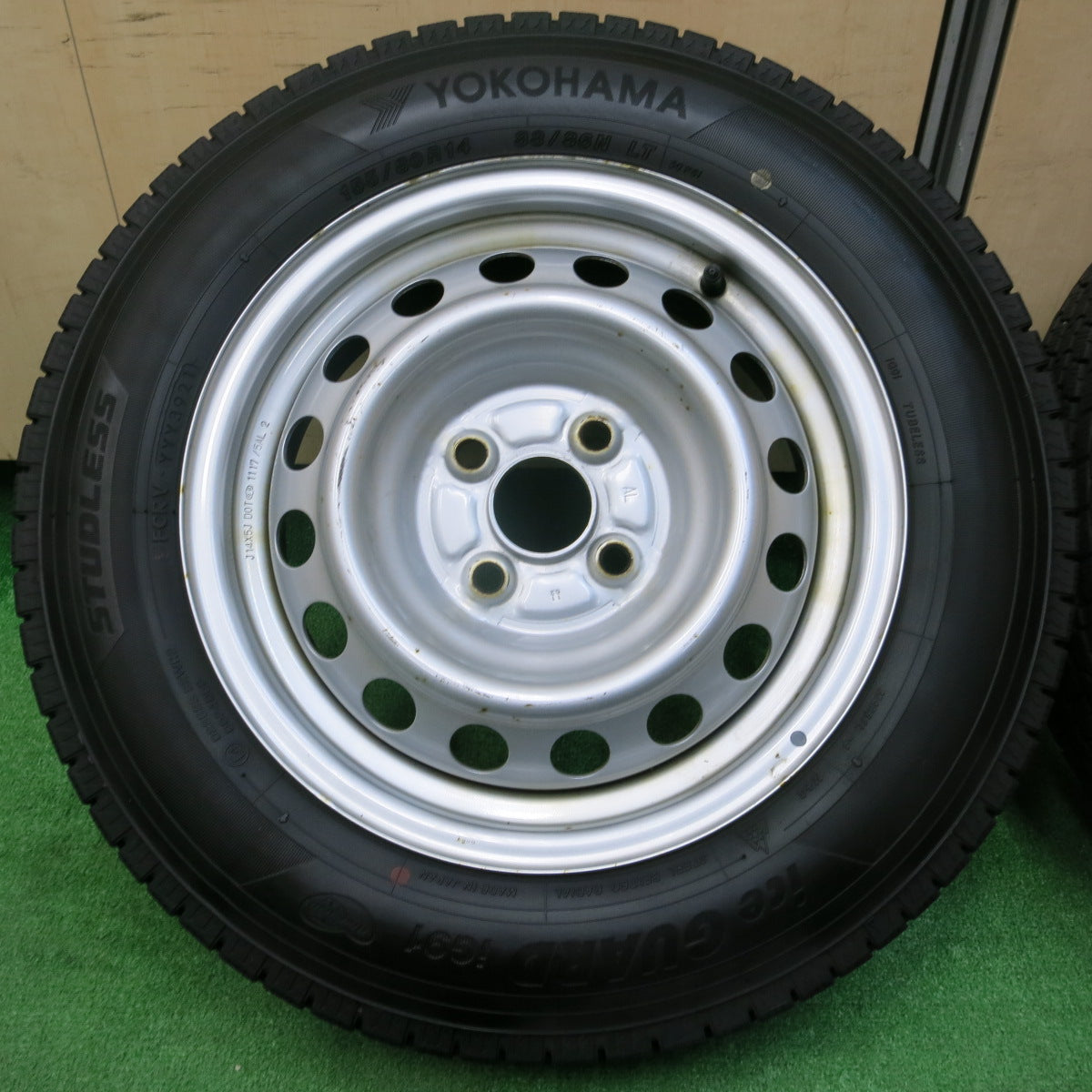 *送料無料*バリ溝！21年！9.5分★スタッドレス 155/80R14 88/86N ヨコハマ アイスガード iG91 スチール ホイール 14インチ PCD100/4H★3120906イス