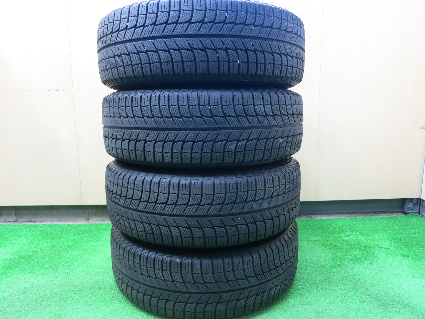 [送料無料]美品！18年★アウディ Q2 純正 215/60R16 スタッドレス ミシュラン X-ICE3+ 16インチ PCD112/5H★2110802ヒス