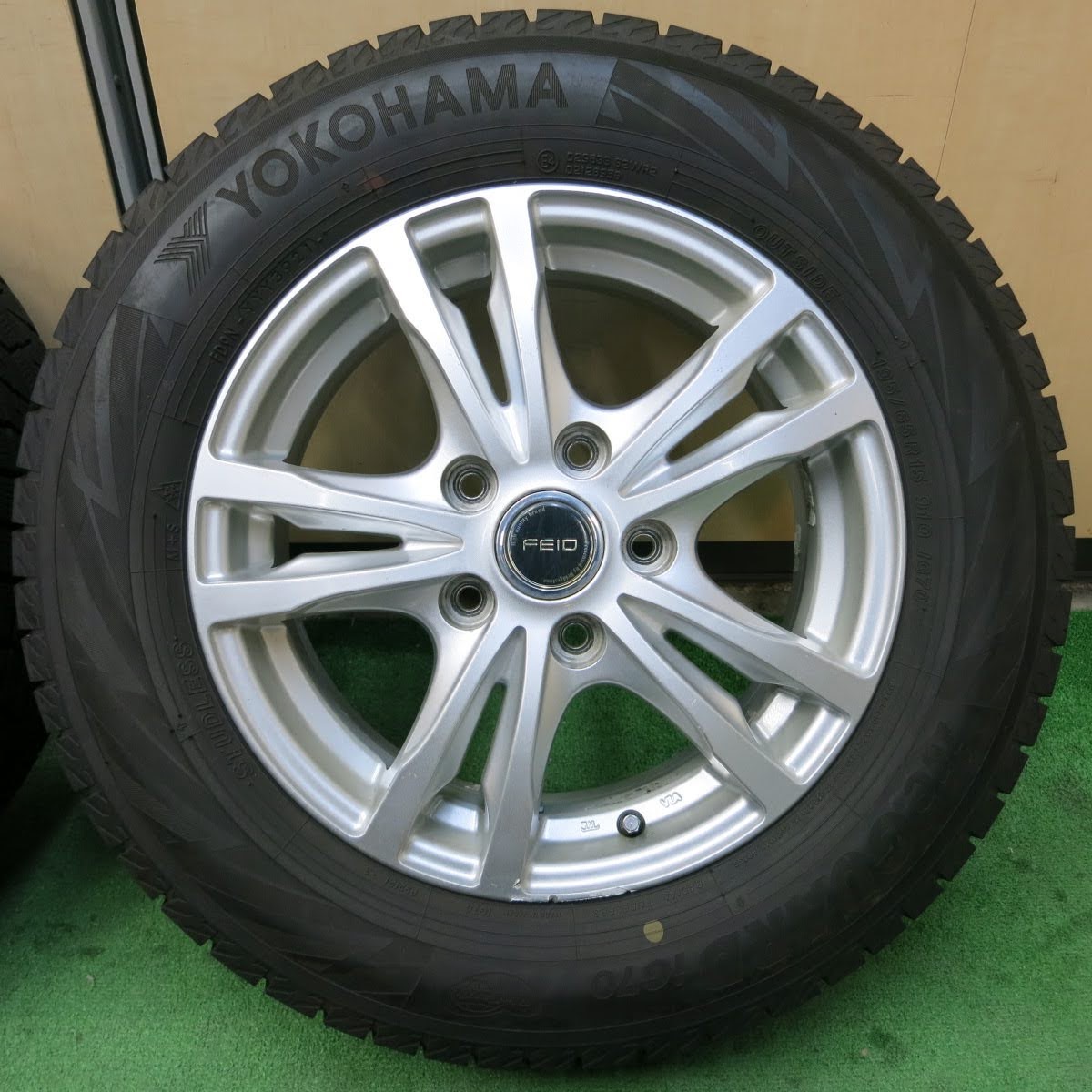 [送料無料]バリ溝！21年！キレイ！9.5分★スタッドレス 195/65R15 ヨコハマ アイスガード iG70 FEID 15インチ PCD114.3/5H★3072206イス