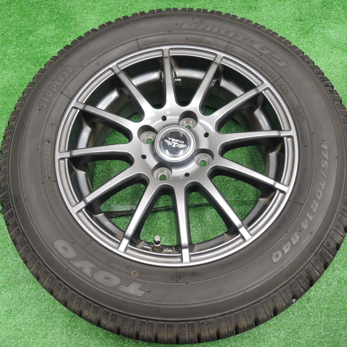 [送料無料]超バリ溝！19年！キレイ！9.5分以上★スタッドレス 175/70R14 トーヨー ガリット G5 TEAD テッド 14インチ PCD100/4H★3072403IHス