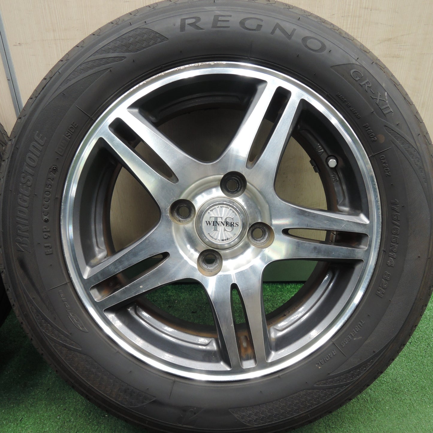 *送料無料* バリ溝！22年！9分★175/65R14 ブリヂストン レグノ GR-X2 WINNERS weds ウィナーズ 14インチ PCD100/4H★4021708HAノ